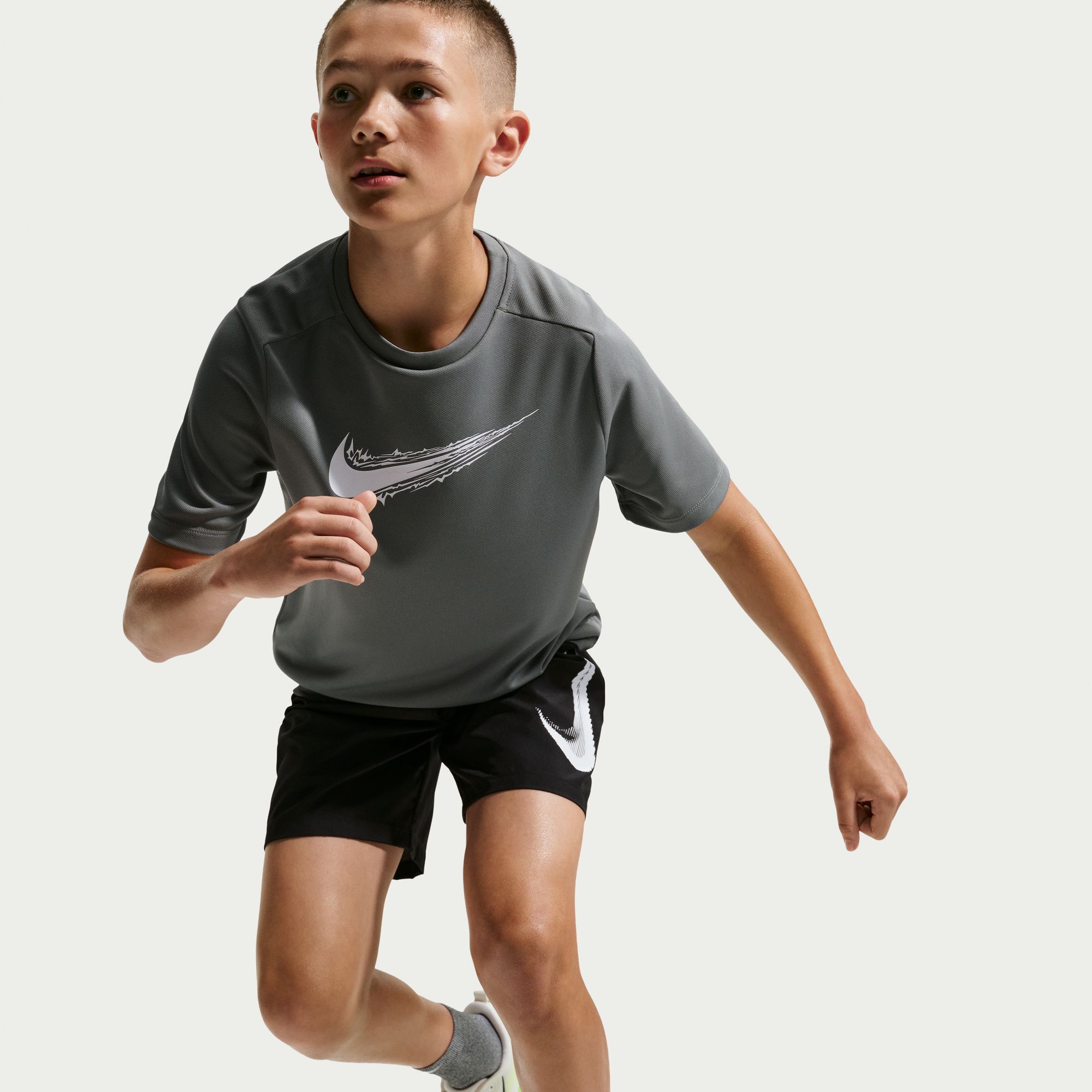 Nike Multi Refresh image number 4
