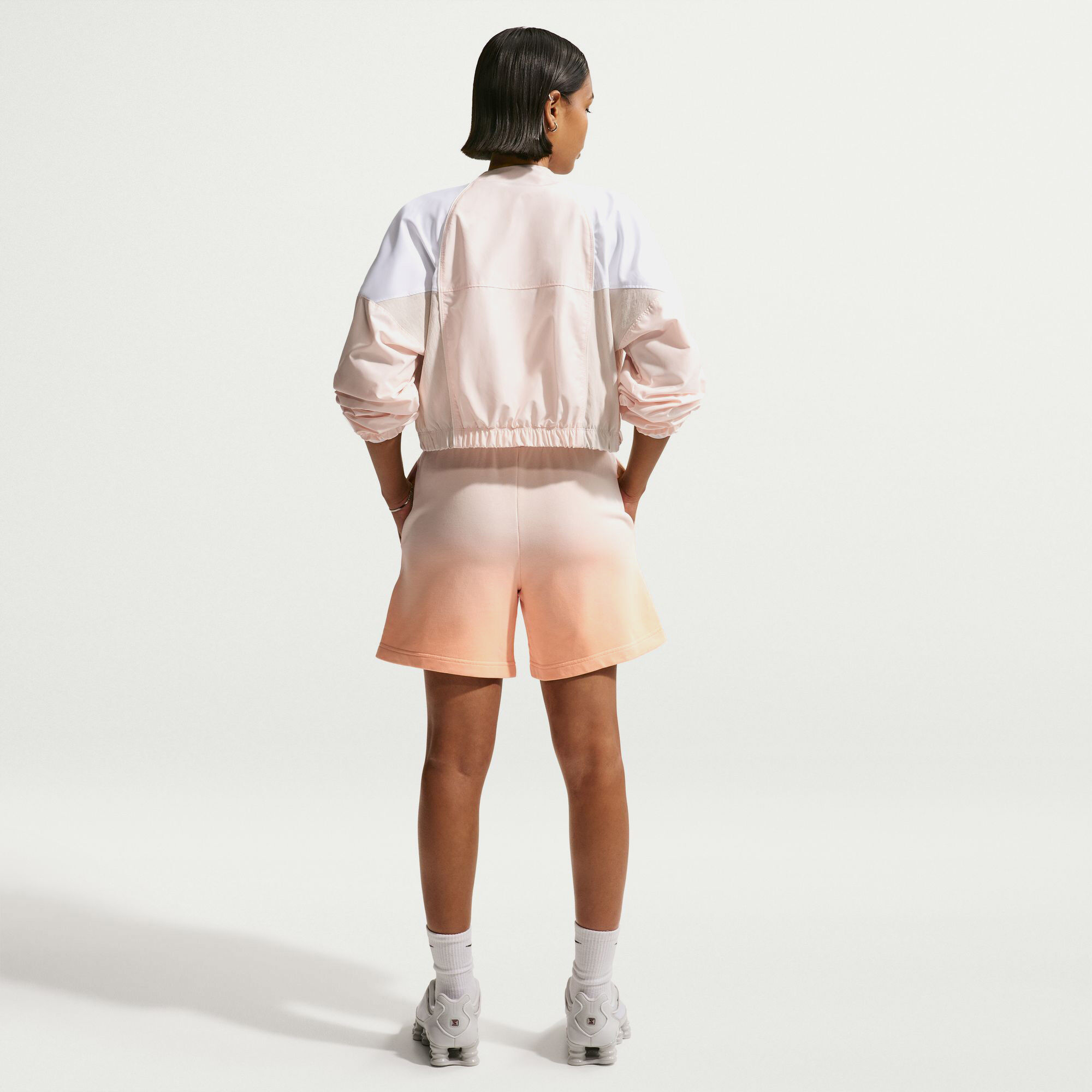 Zoom image