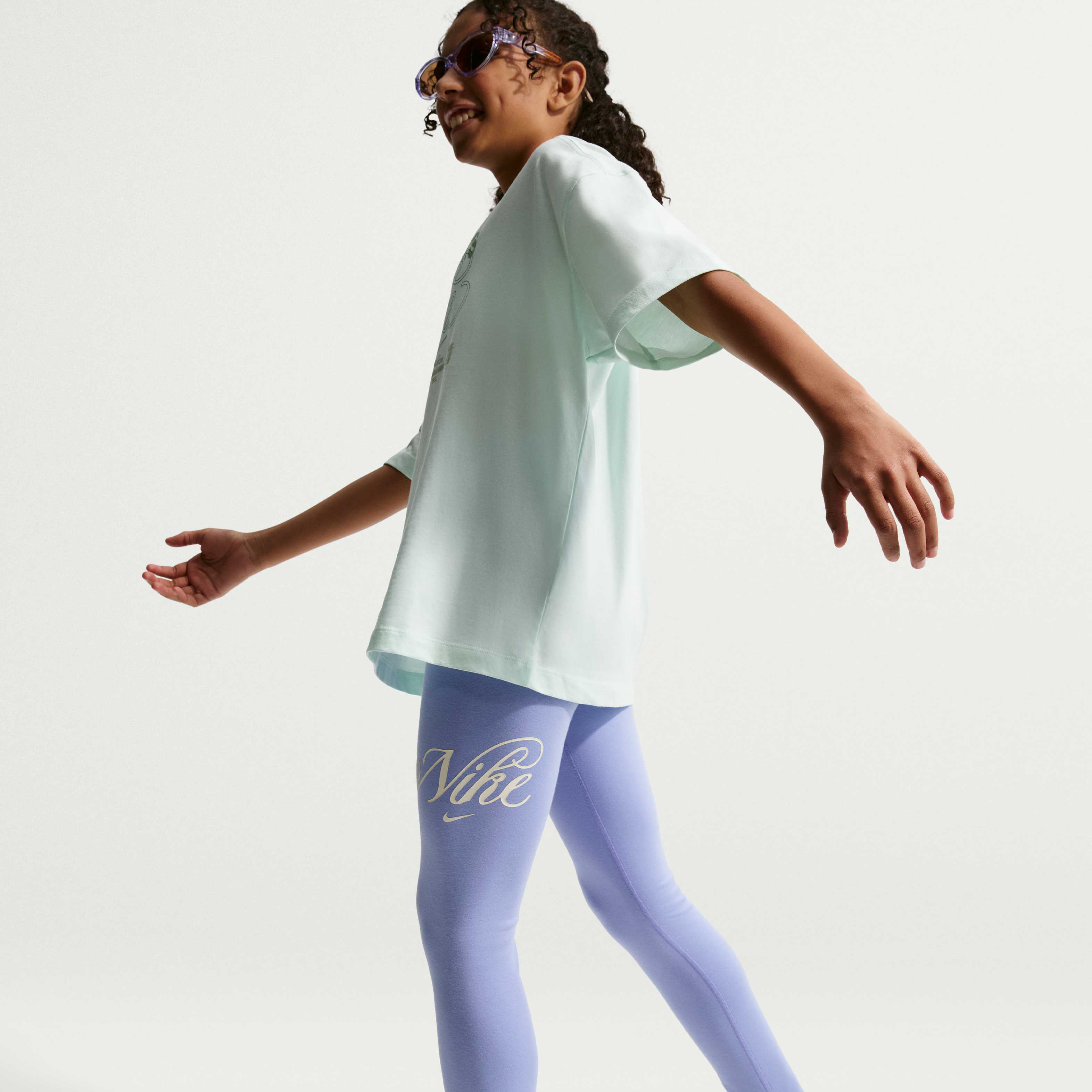 Nike Sportswear Classic image number 3