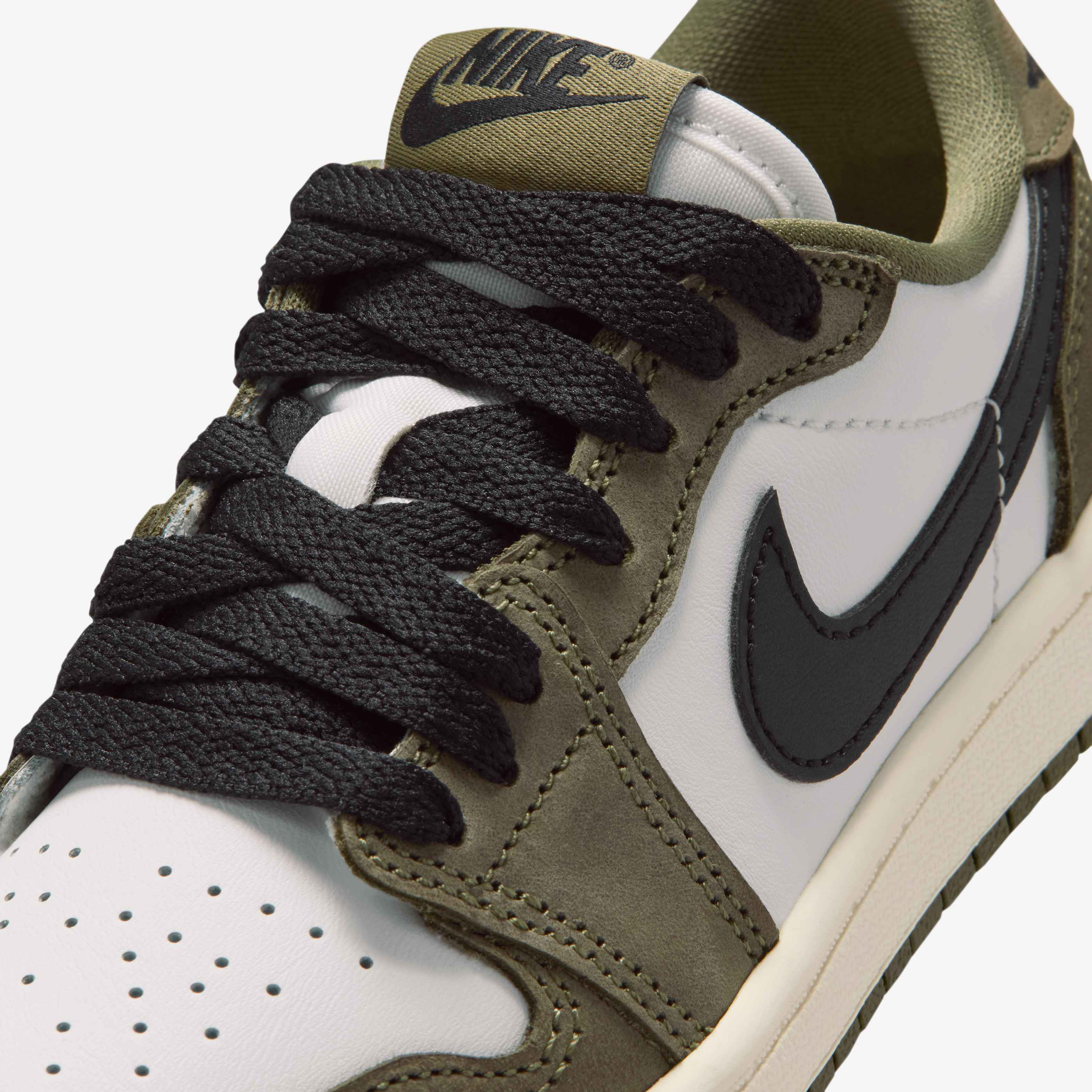 Air Jordan 1 Retro Low 'Medium Olive and Summit White' image number 6