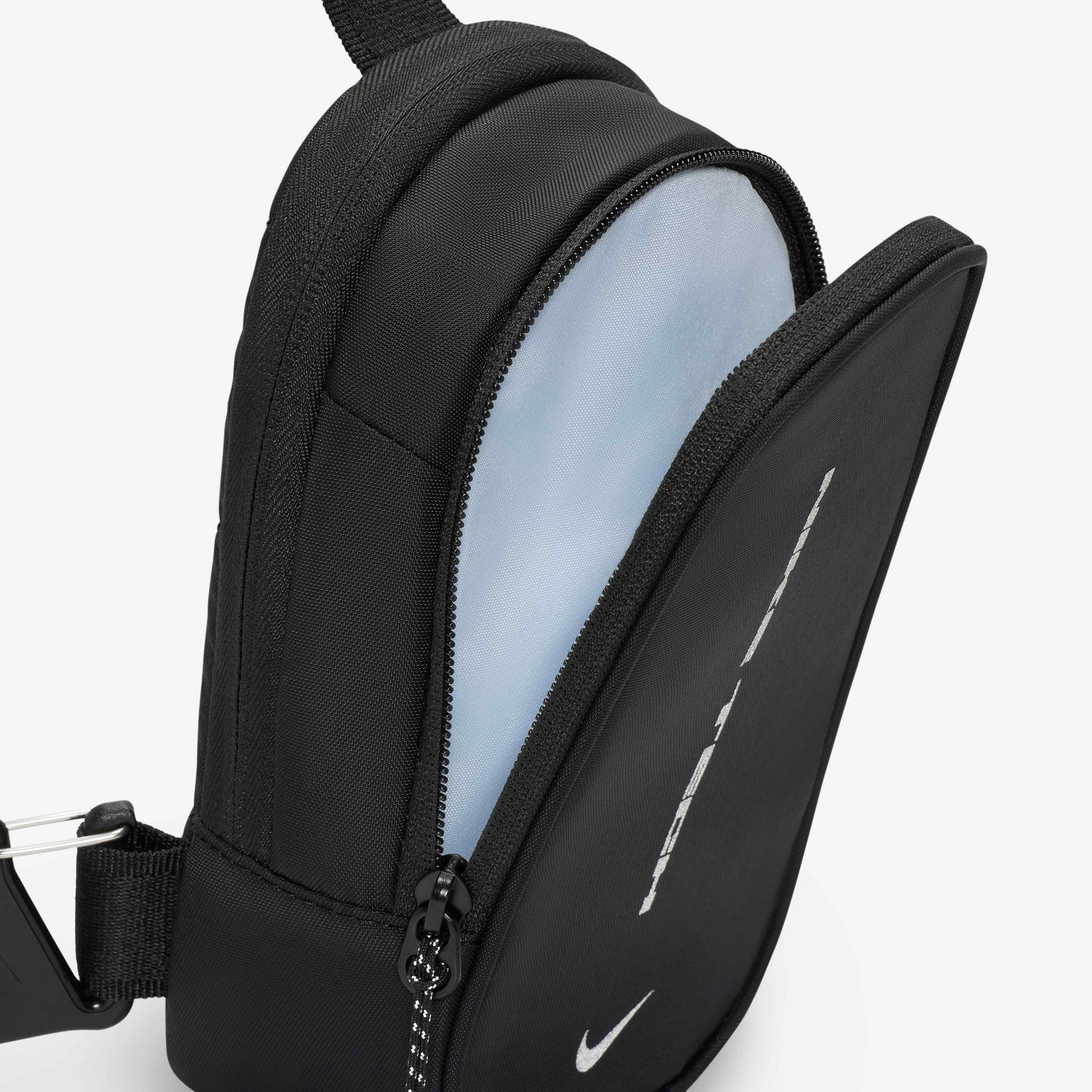 Nike Commute image number 4
