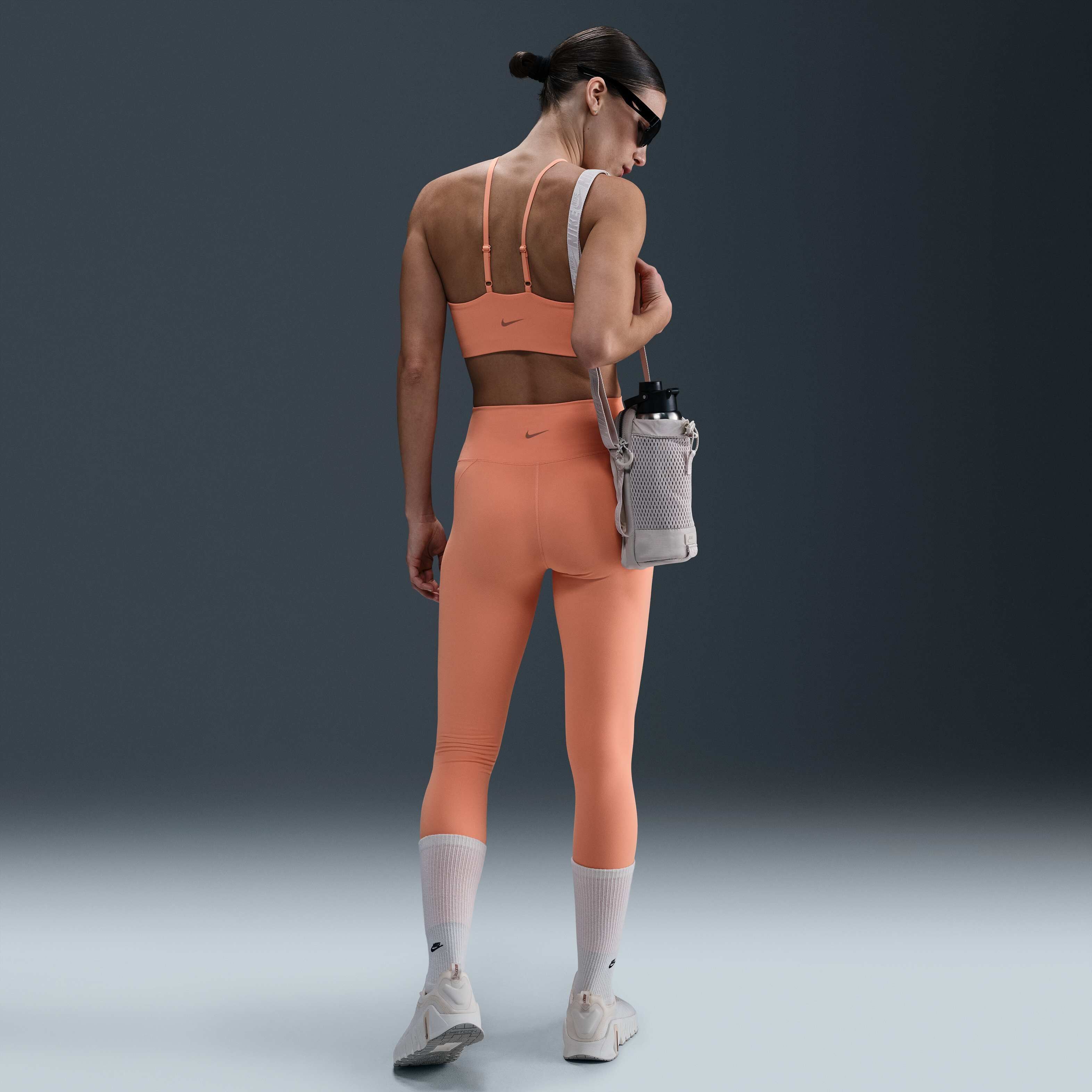 نايكي ون كي هول image number 4