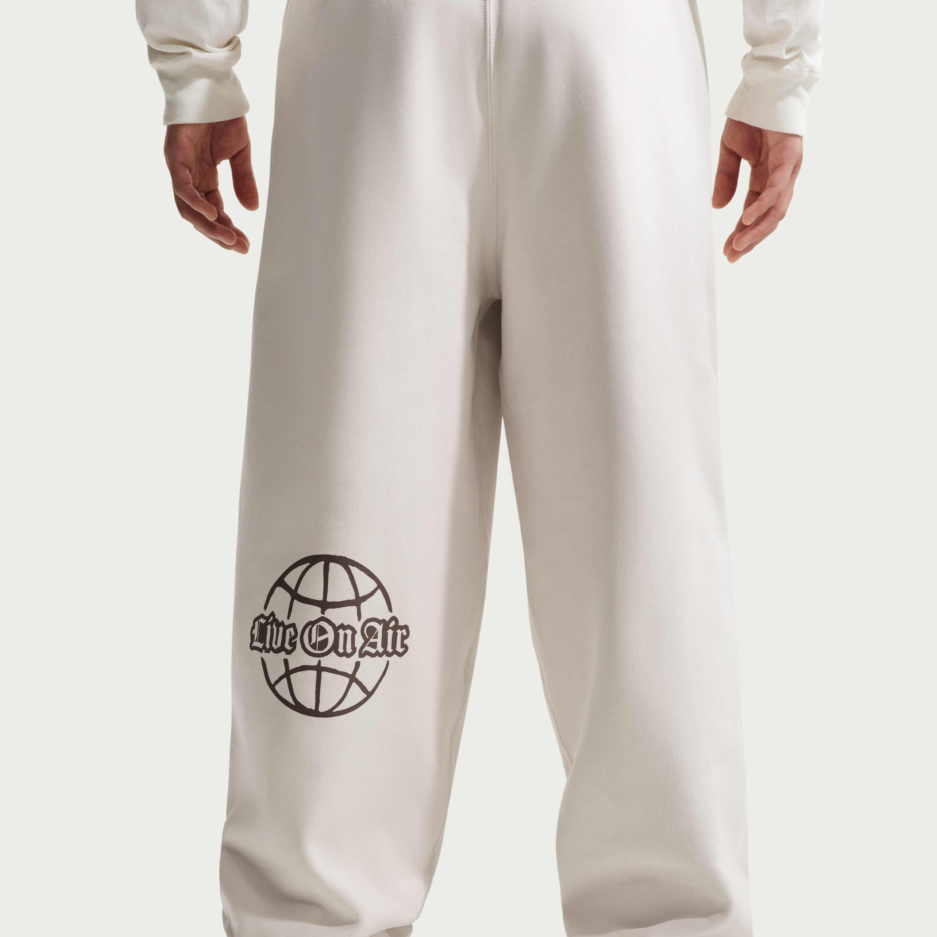 Nike Solo Swoosh image number 2