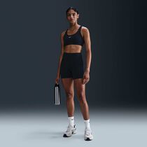 Nike Universa