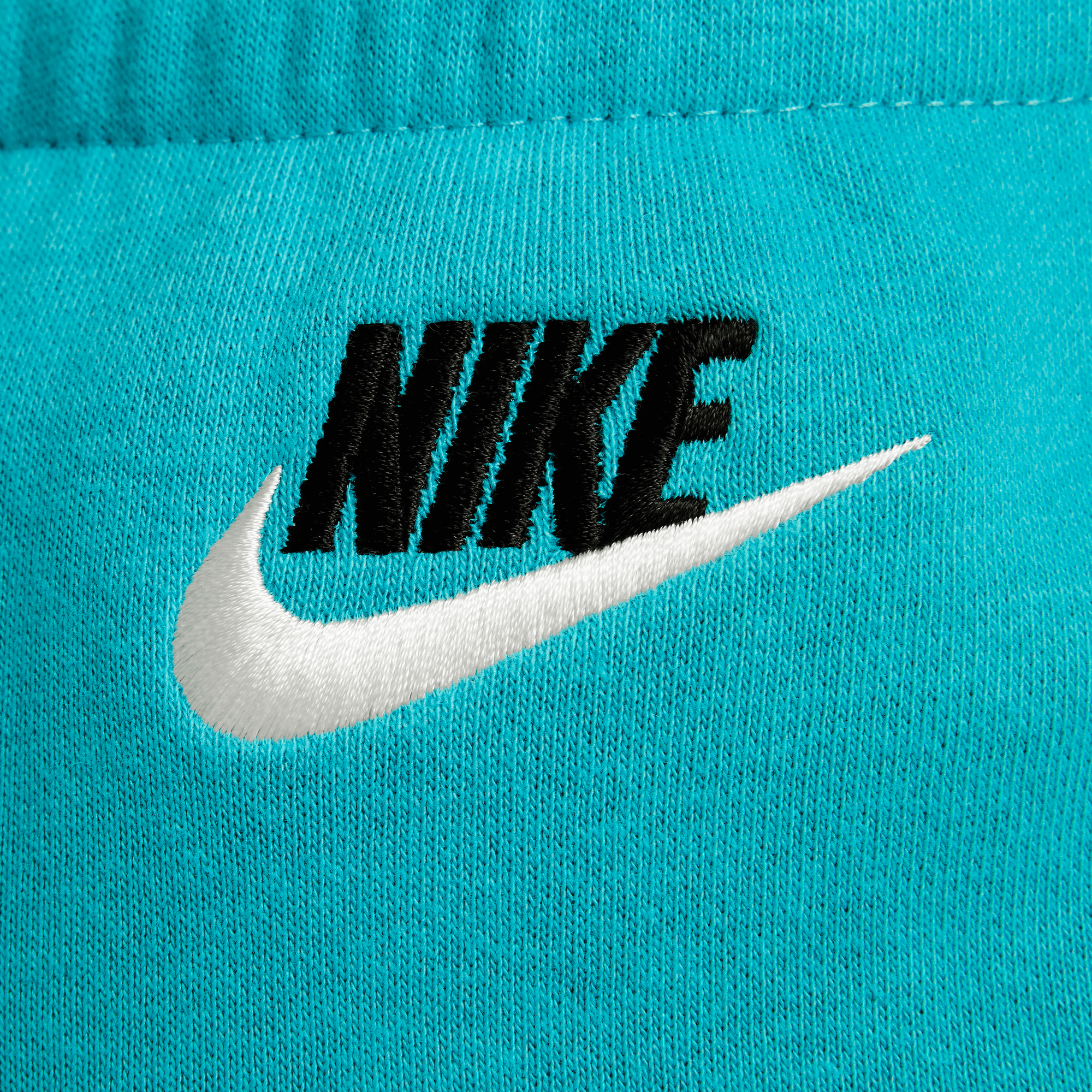 Nike Sportswear "Outside the Lines" image number 4