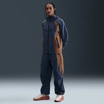 نايكي تك