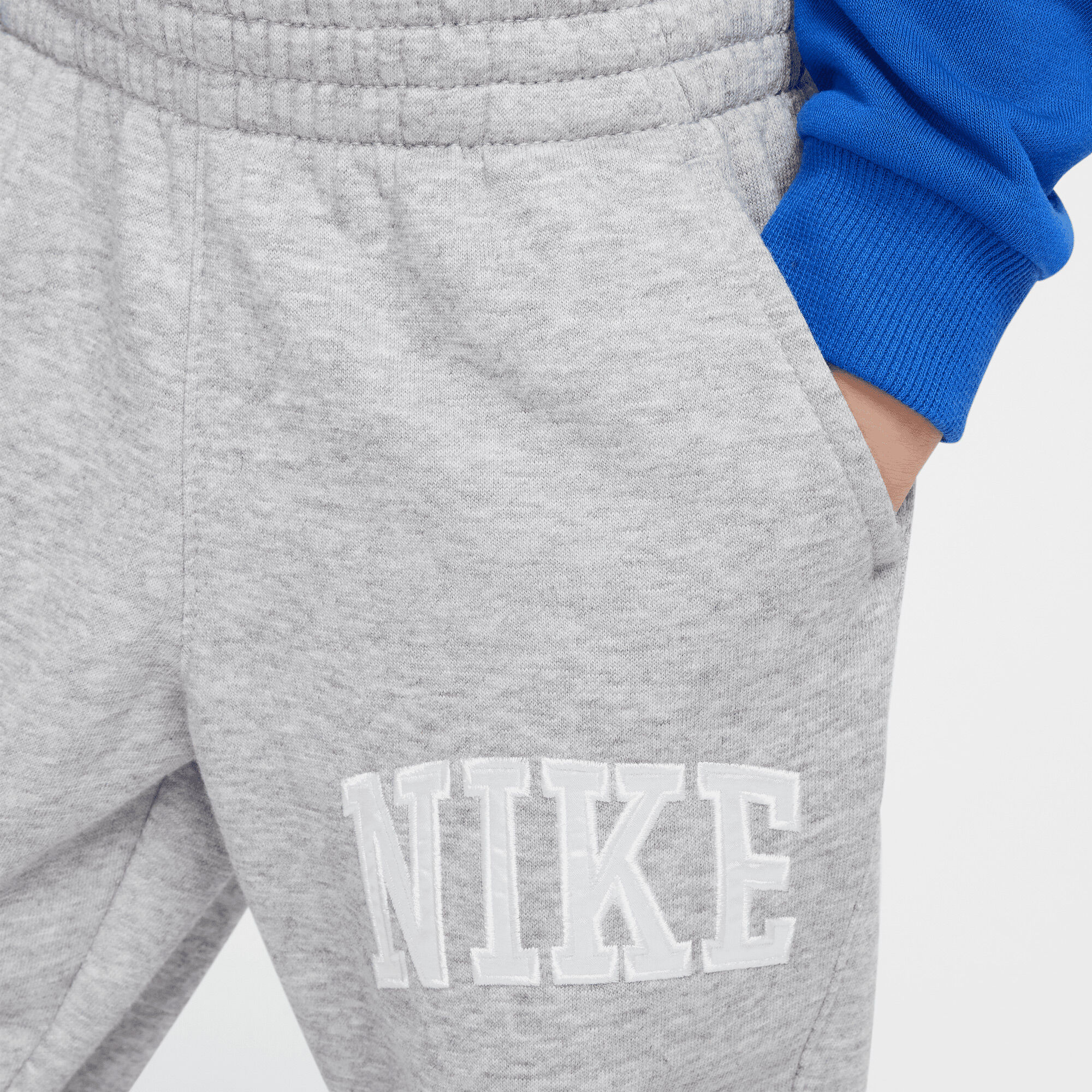 Nike Sportswear Club image number 2