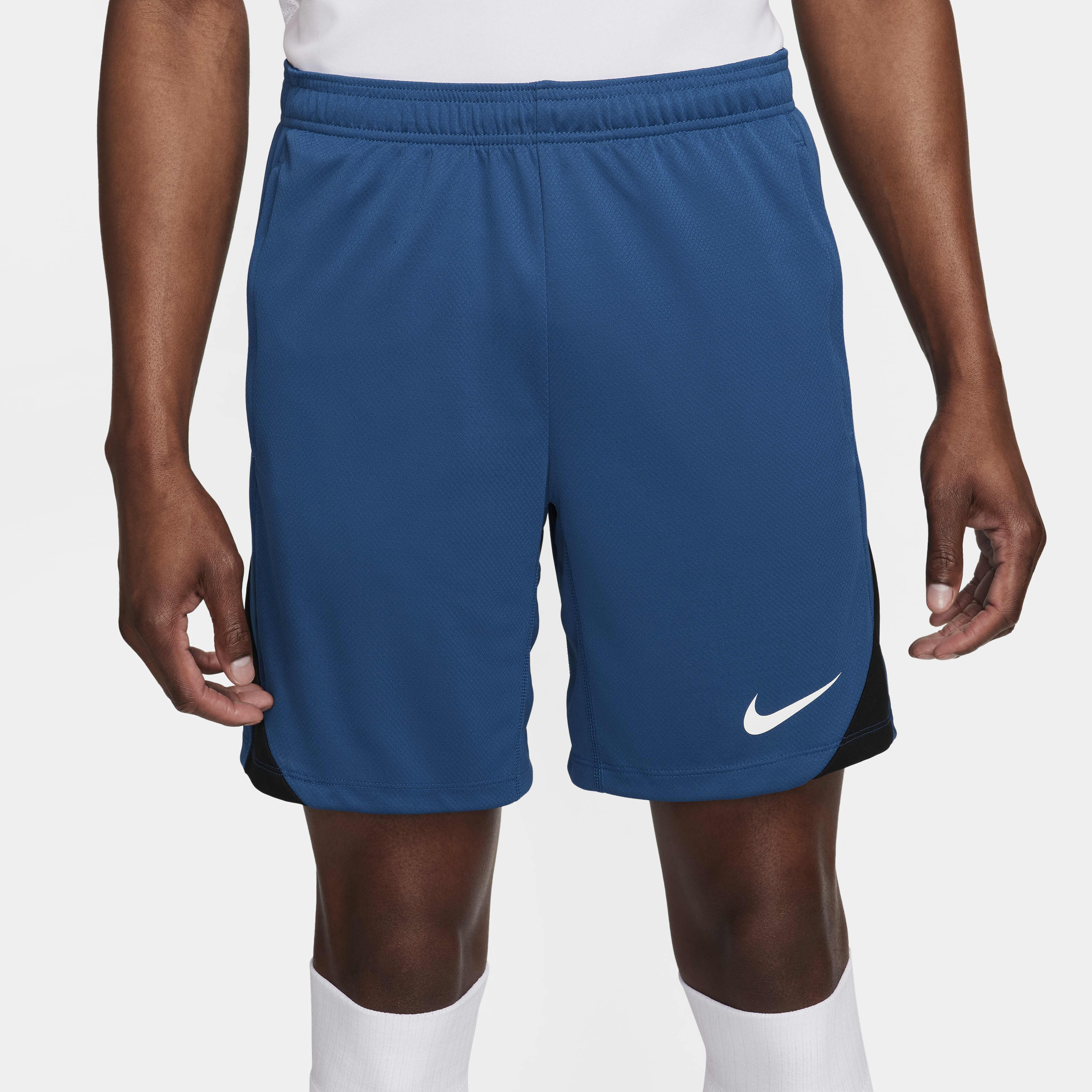 Nike Strike image number 1
