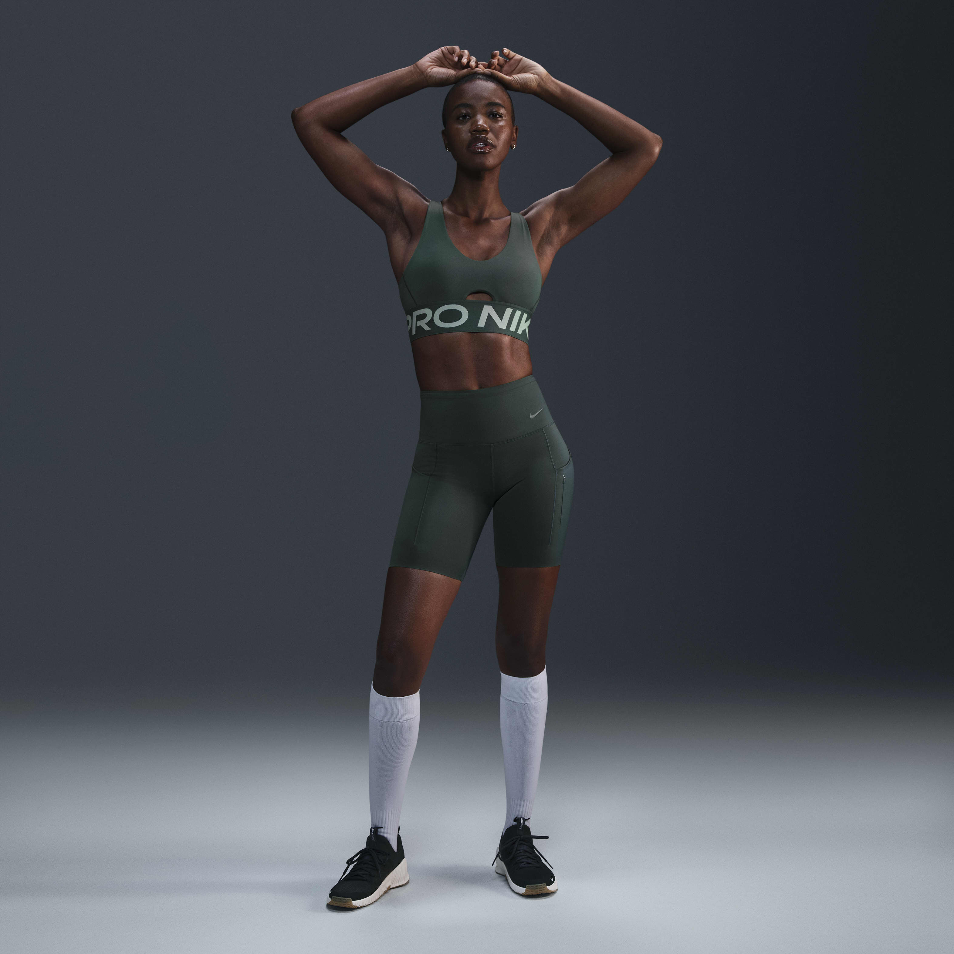 Nike Pro Indy Plunge image number 3