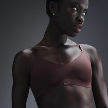 Nike Alate Minimalist