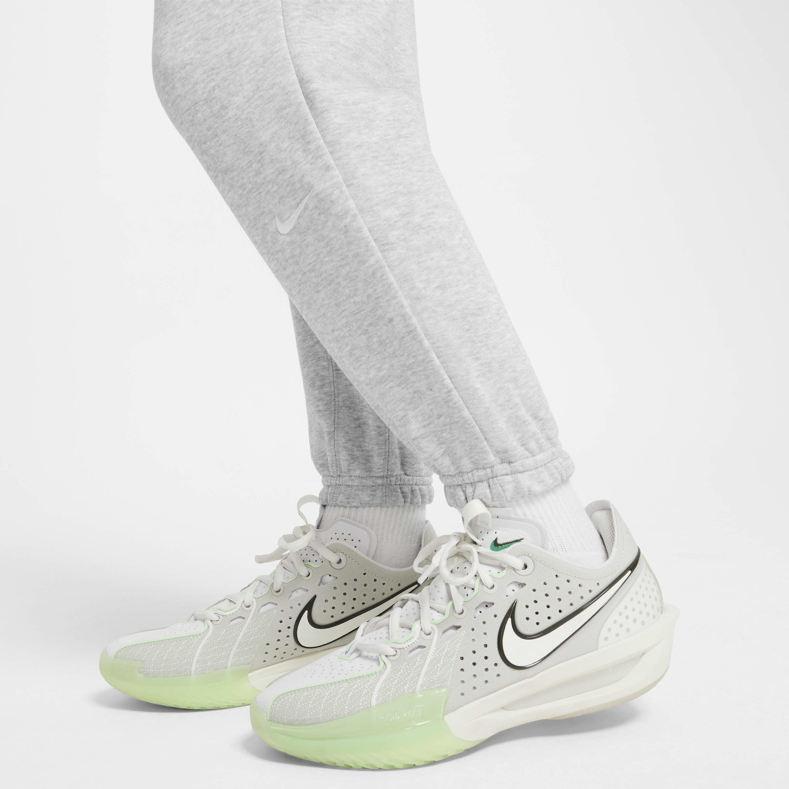 Nike Standard Issue image number 8