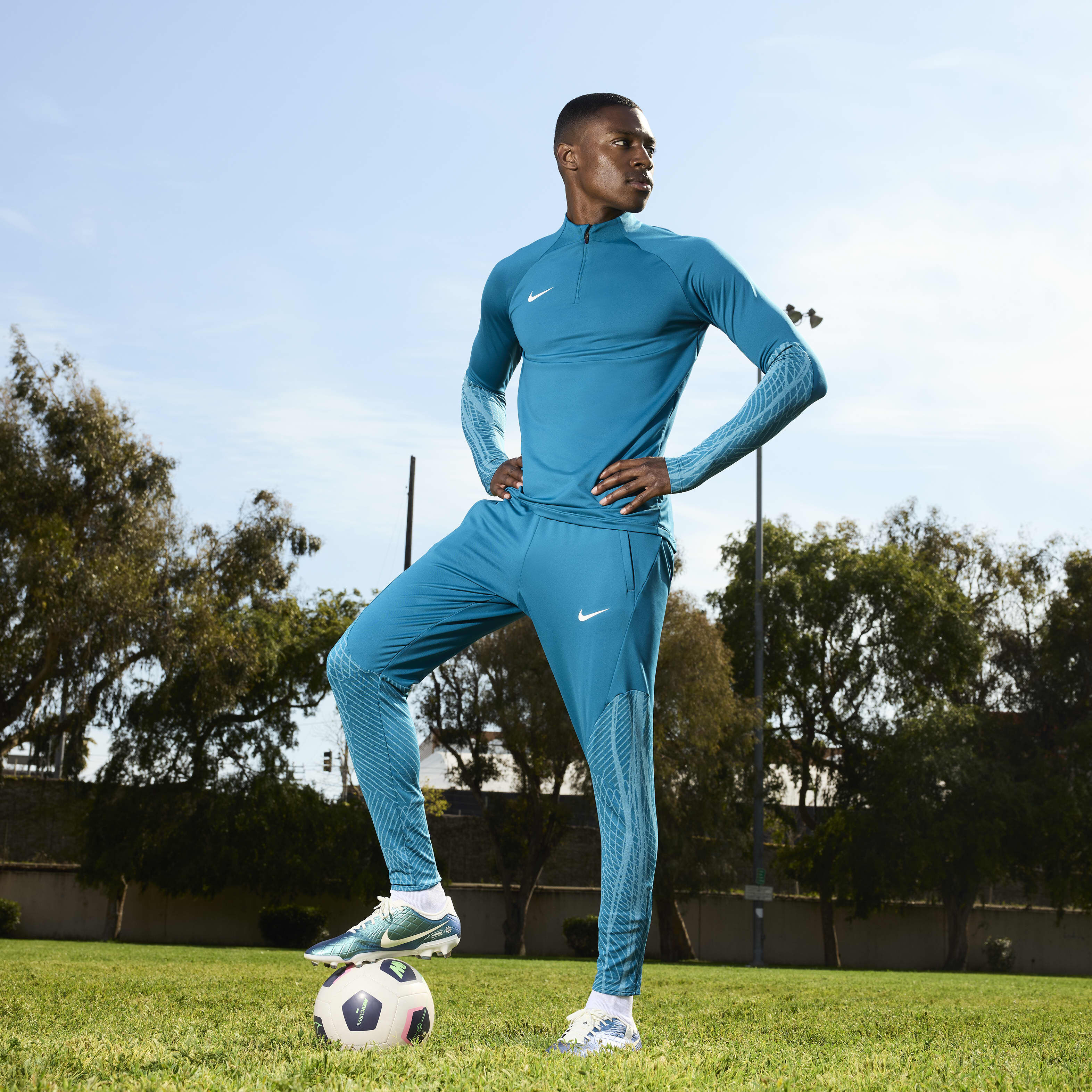 نايكي تيمبو ليجند 10 اكاديمي 30 image number 10