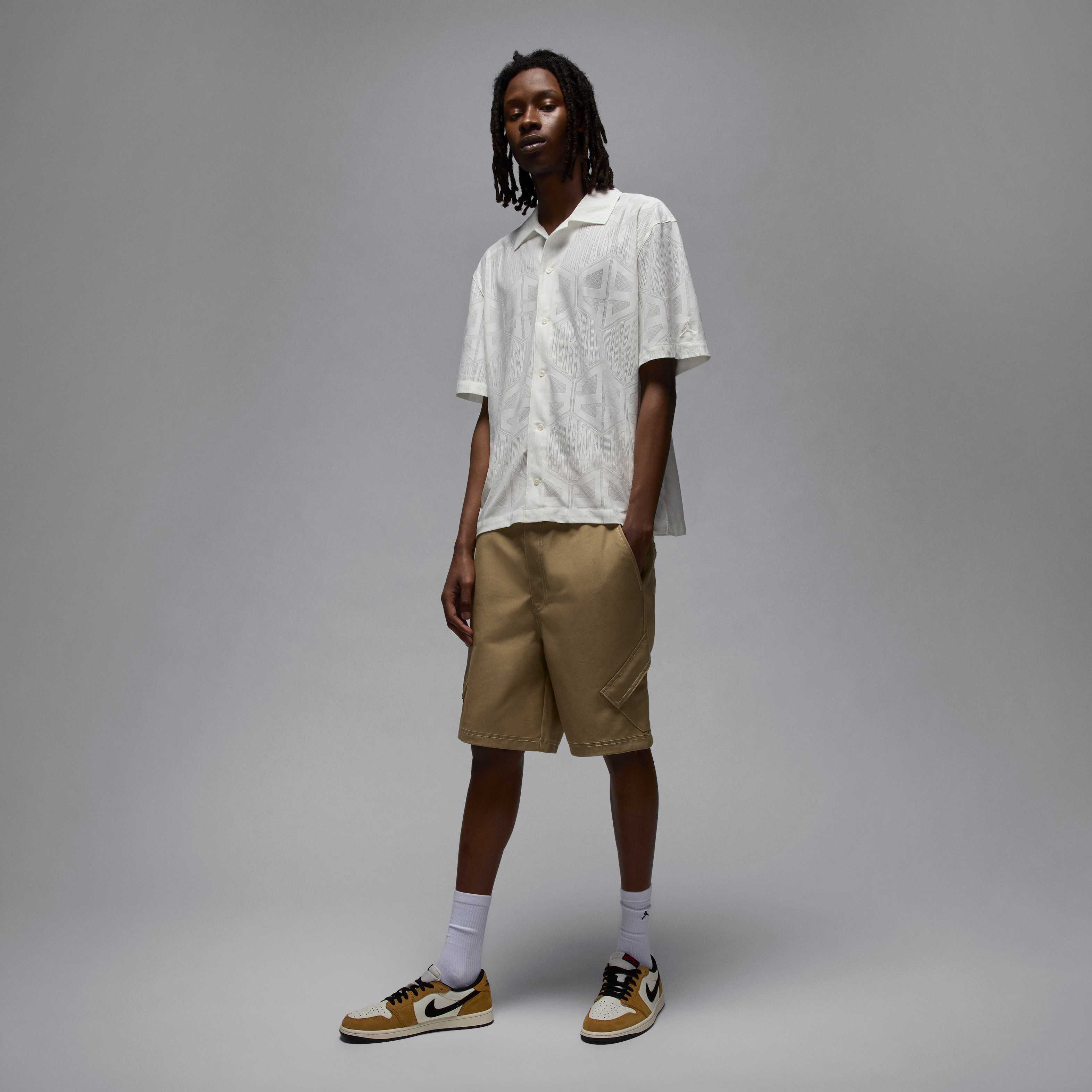 Jordan Essentials Statement Chicago image number 7