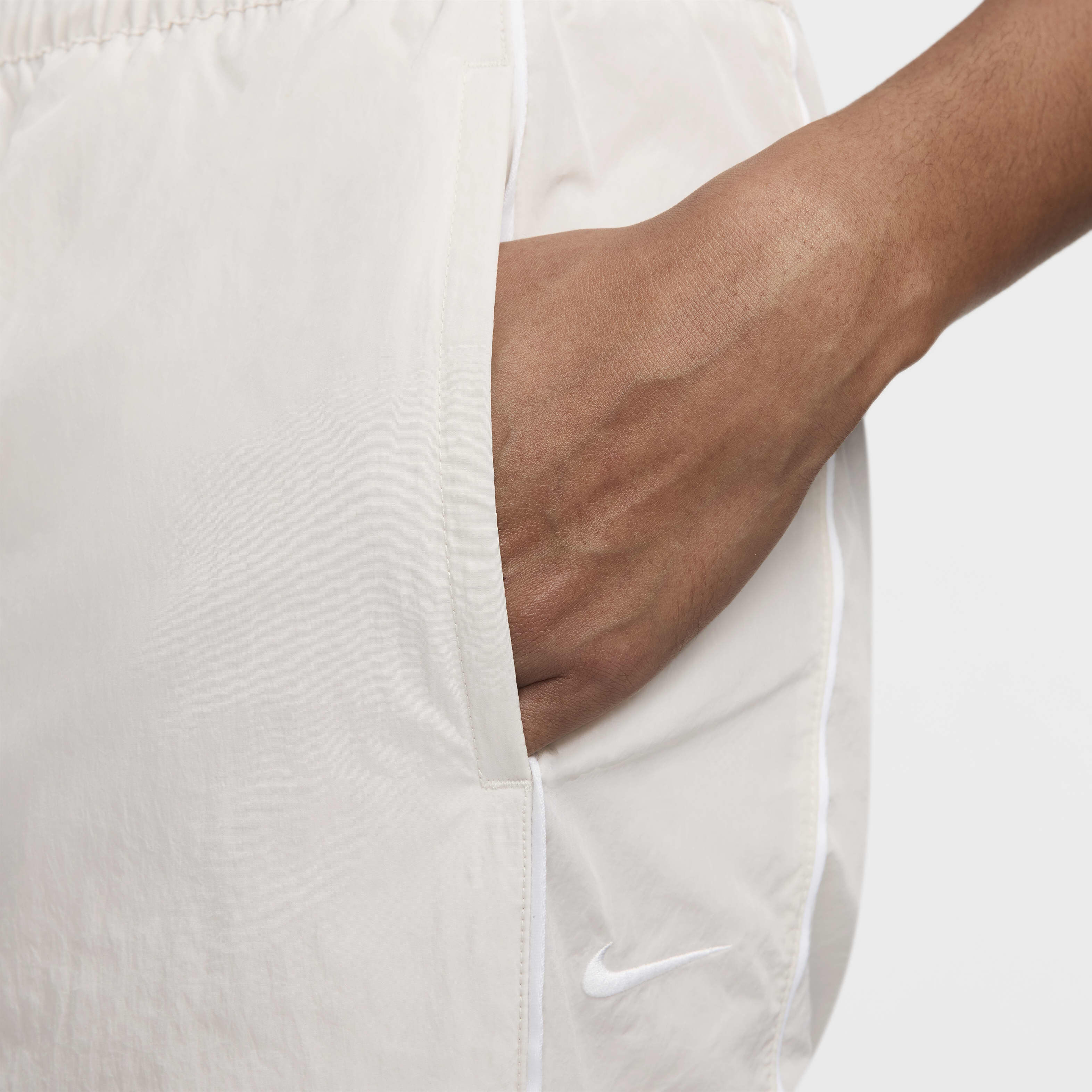 نايكي ويندرانر image number 2