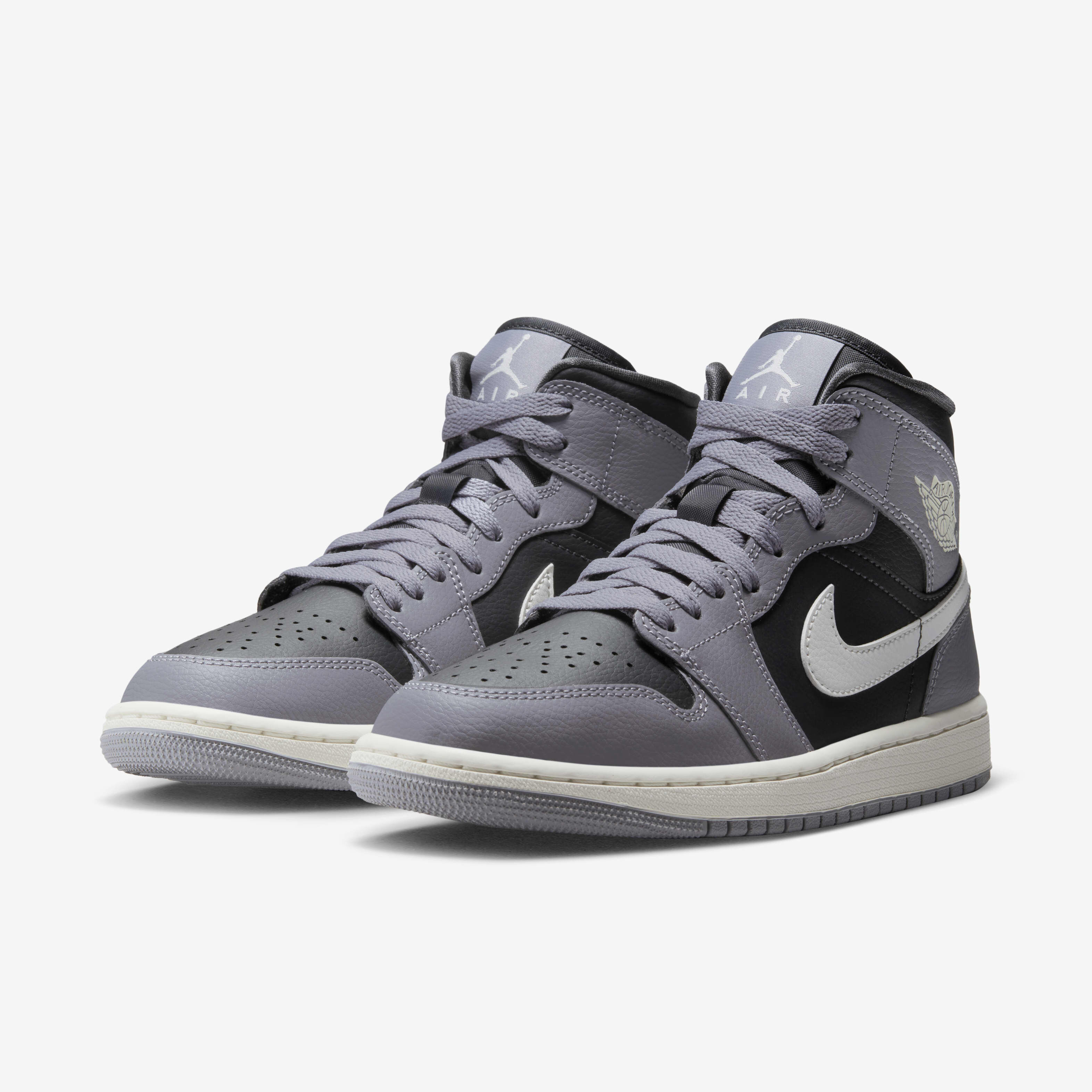 Air Jordan 1 Mid image number 4
