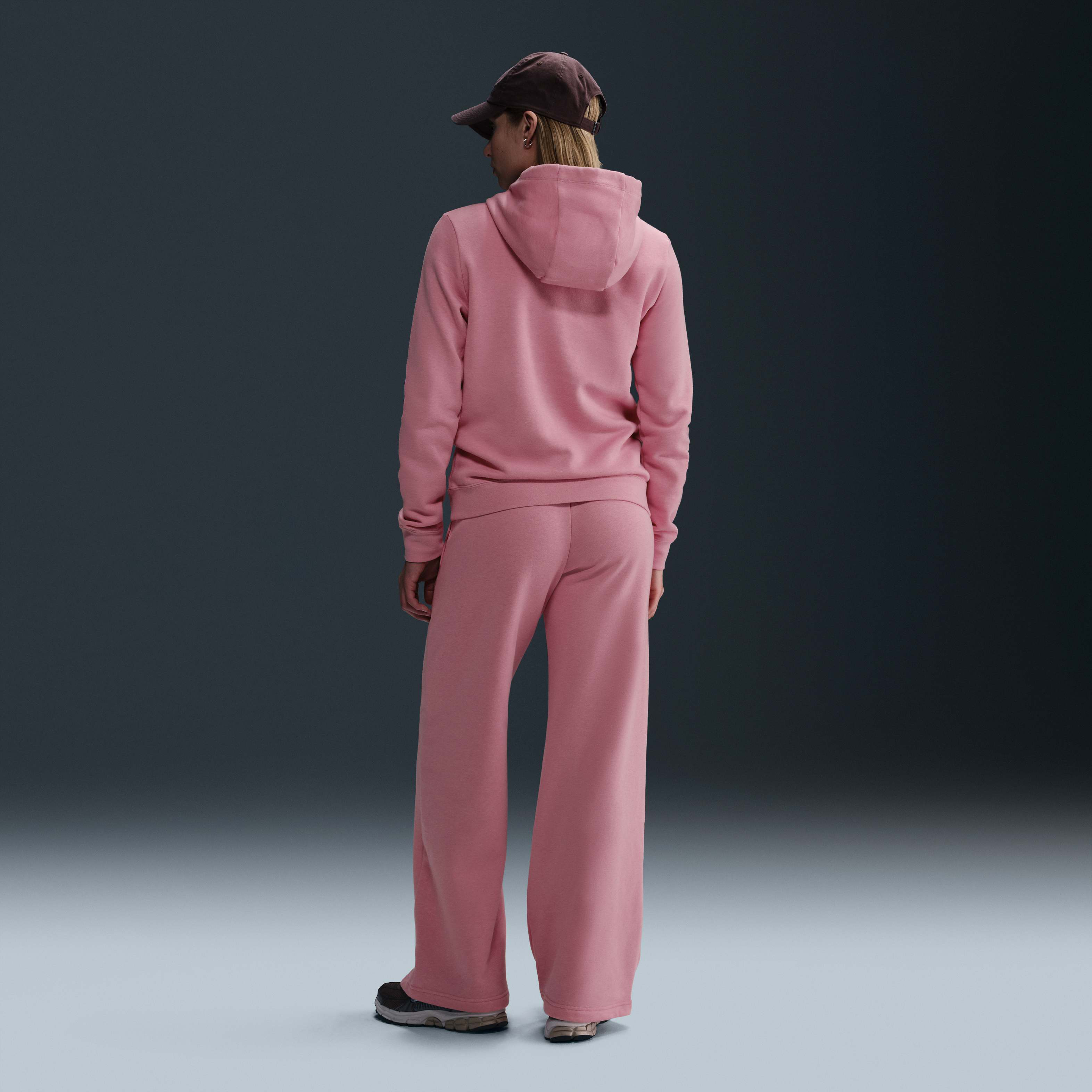 نايكي سبورتسوير كلوب فليس image number 4