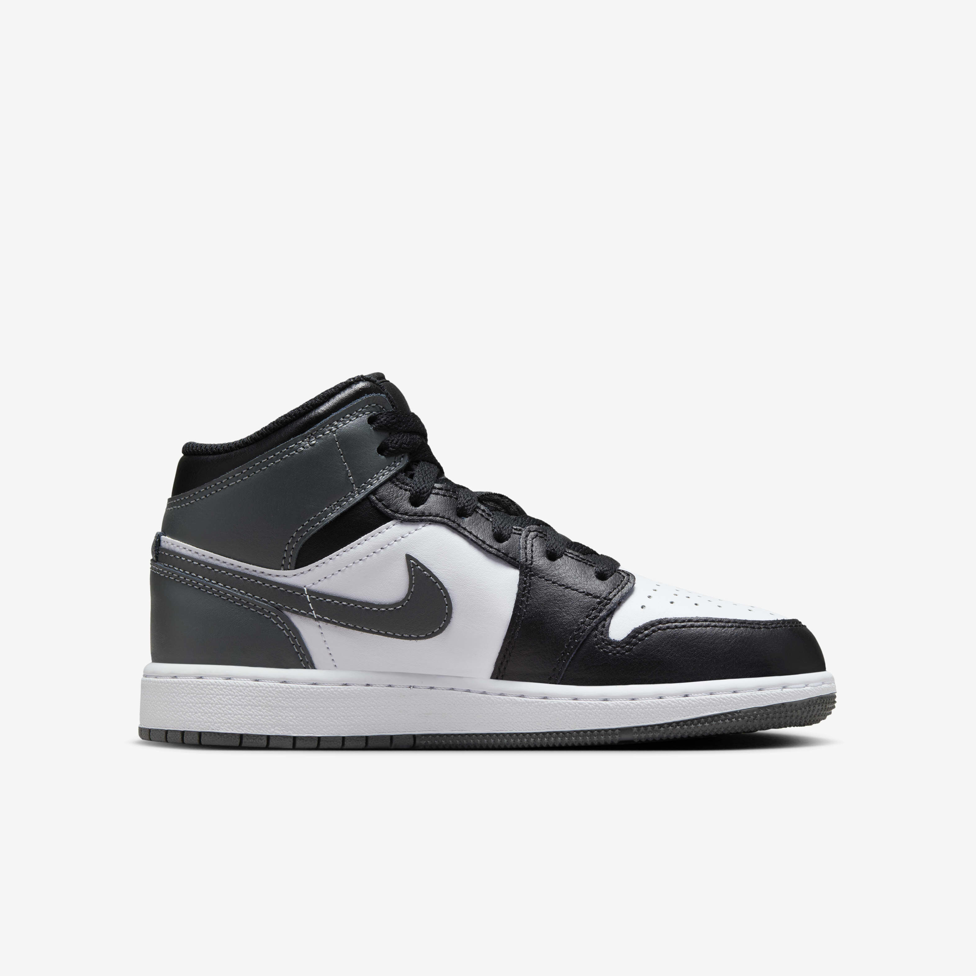 Air Jordan 1 Mid image number 2