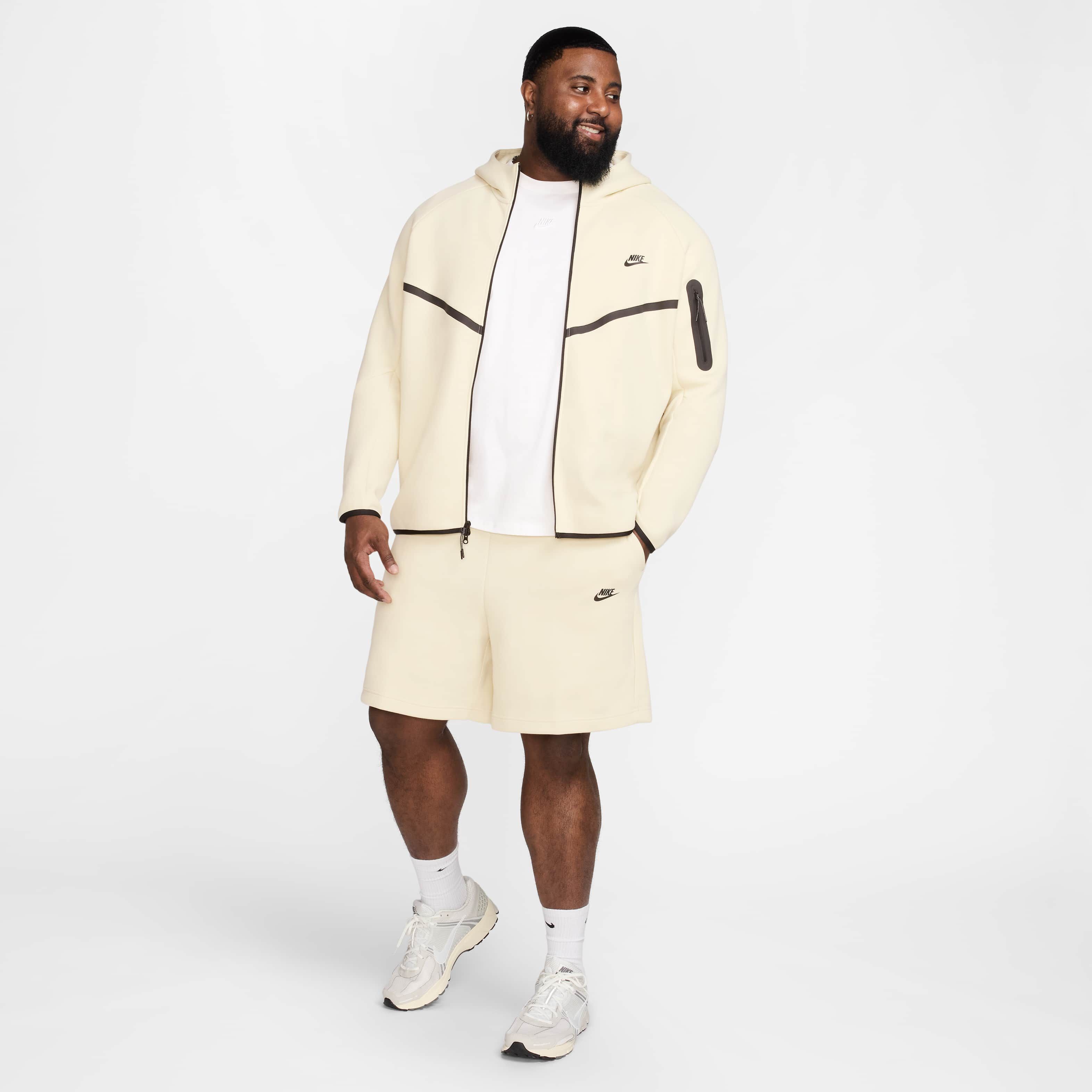 Nike Sportswear Tech Fleece image number 15