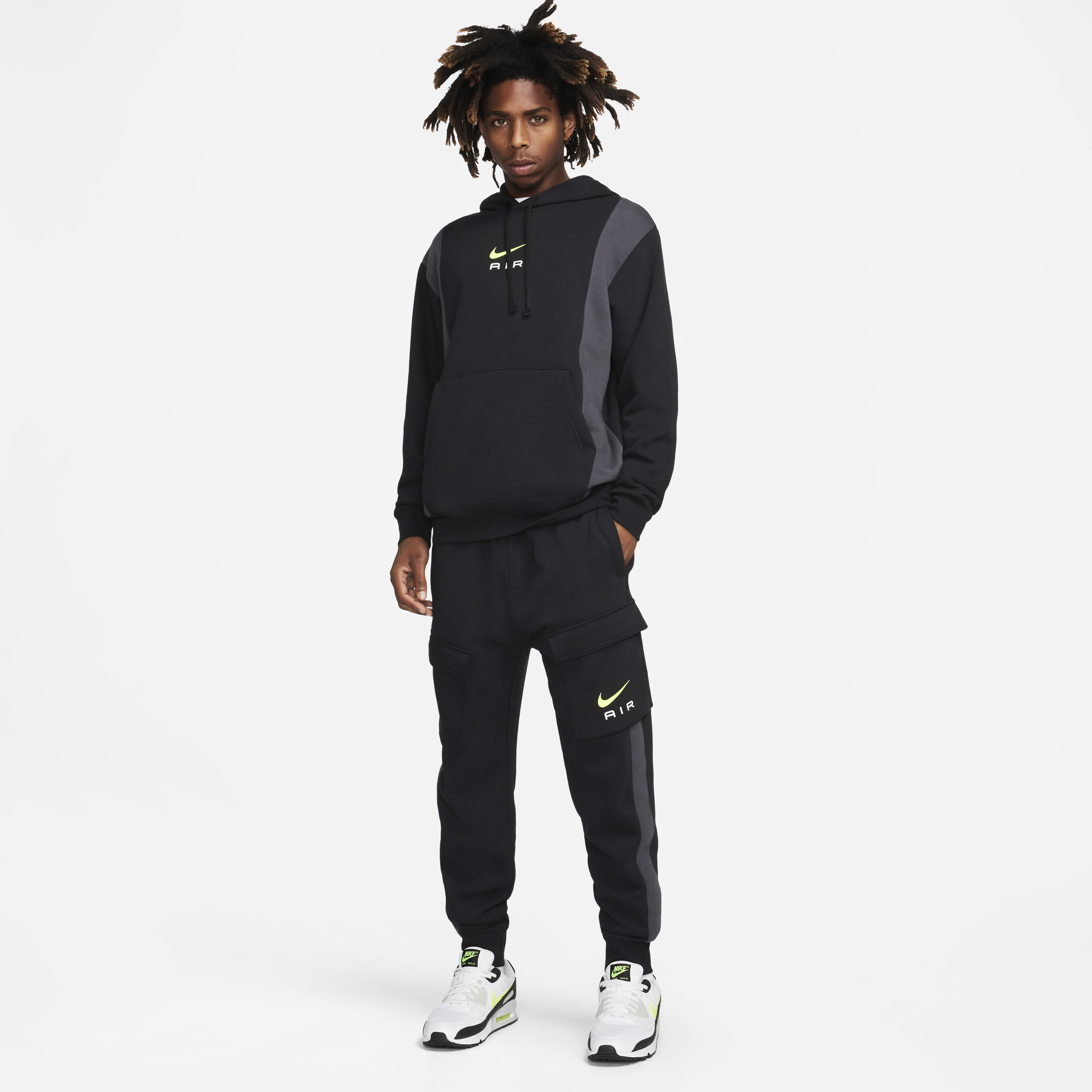 Cargo joggers men's nike outlet