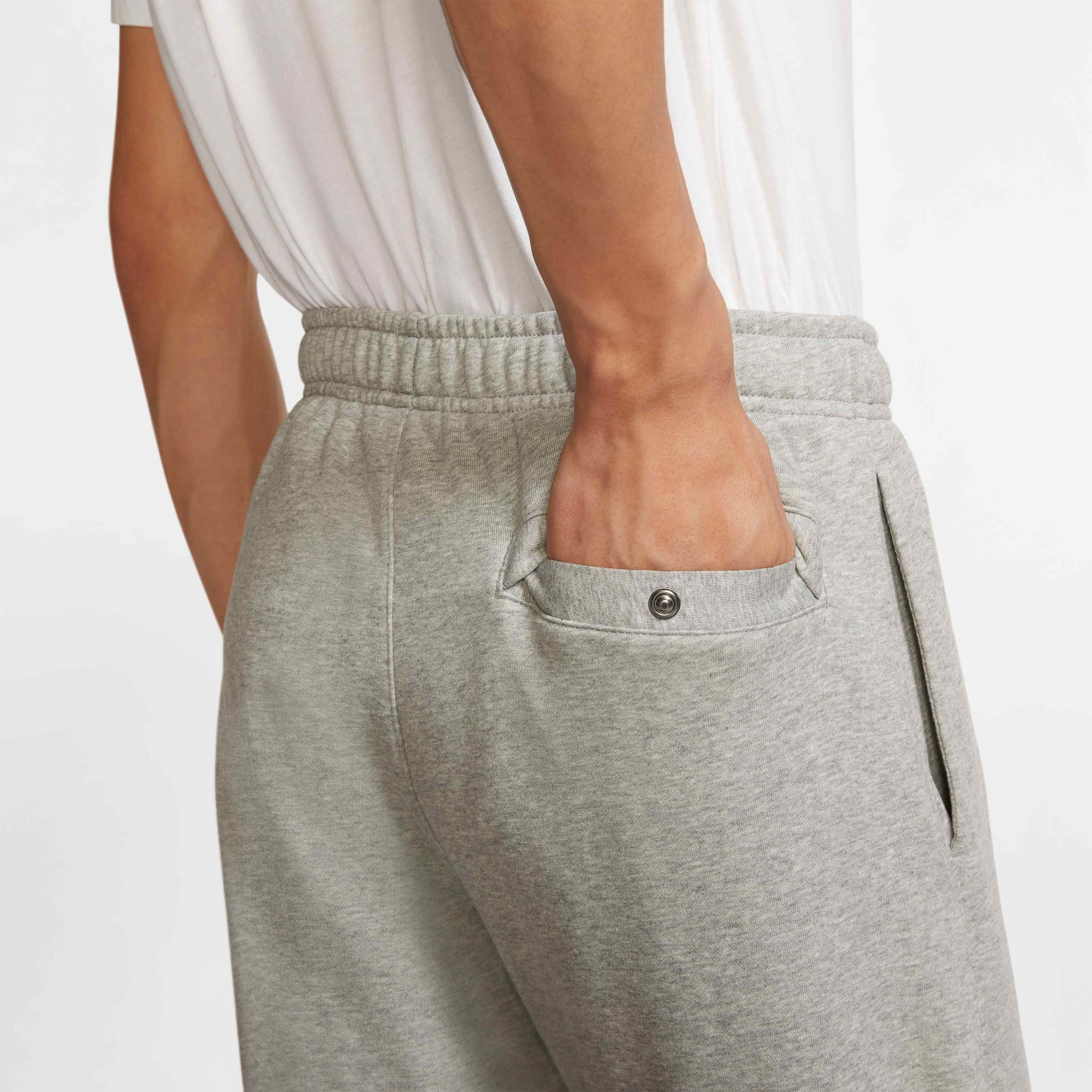 Nike Sportswear Club image number 4