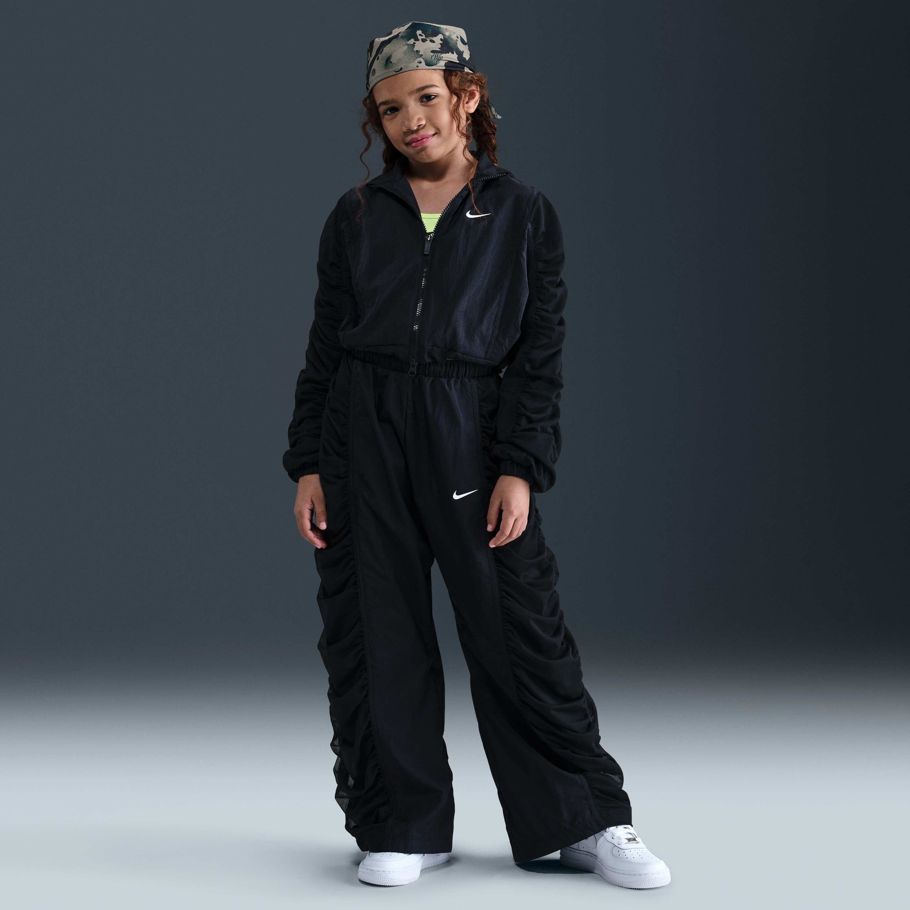 نايكي سبورتسوير image number 3