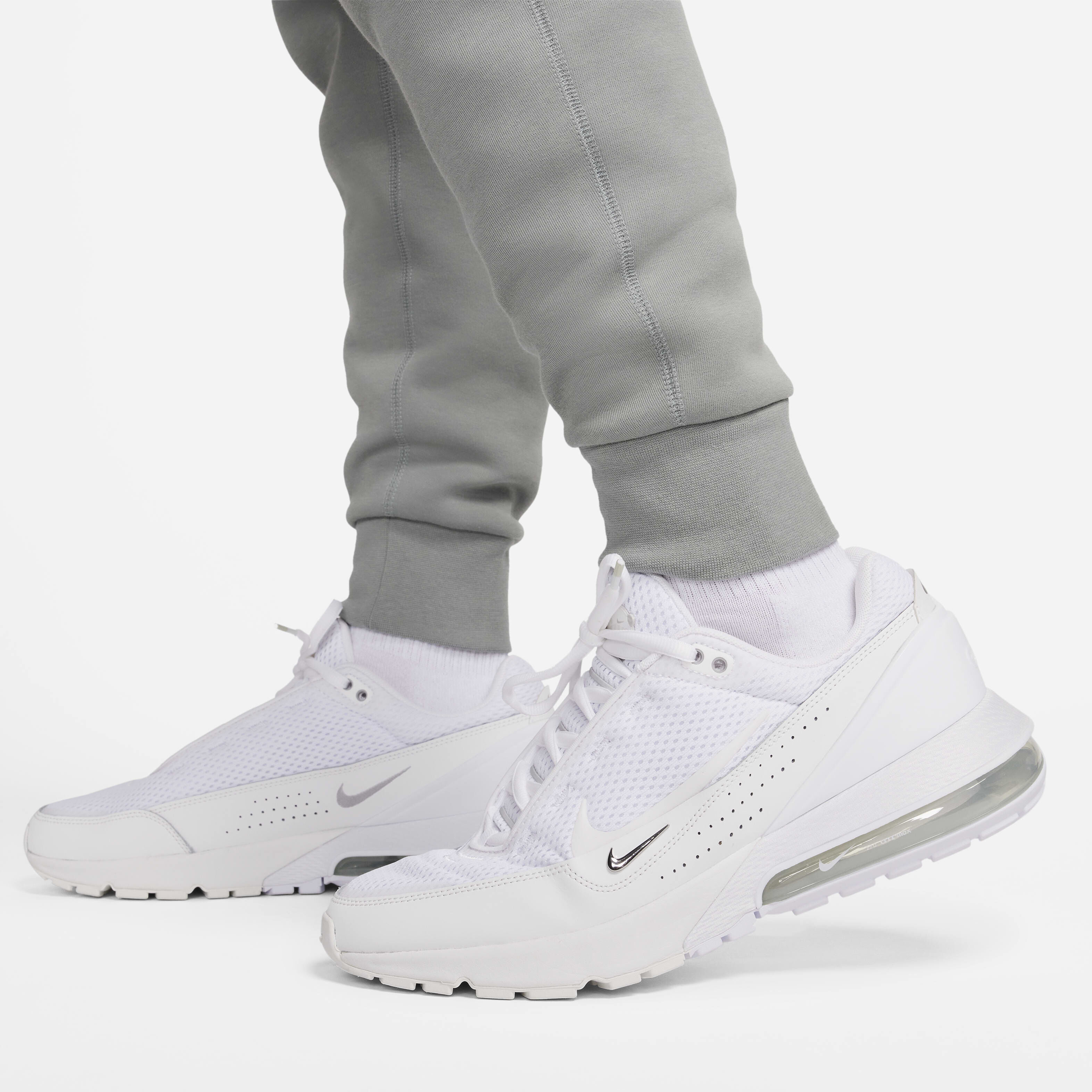 Nike Sportswear Tech Fleece image number 5