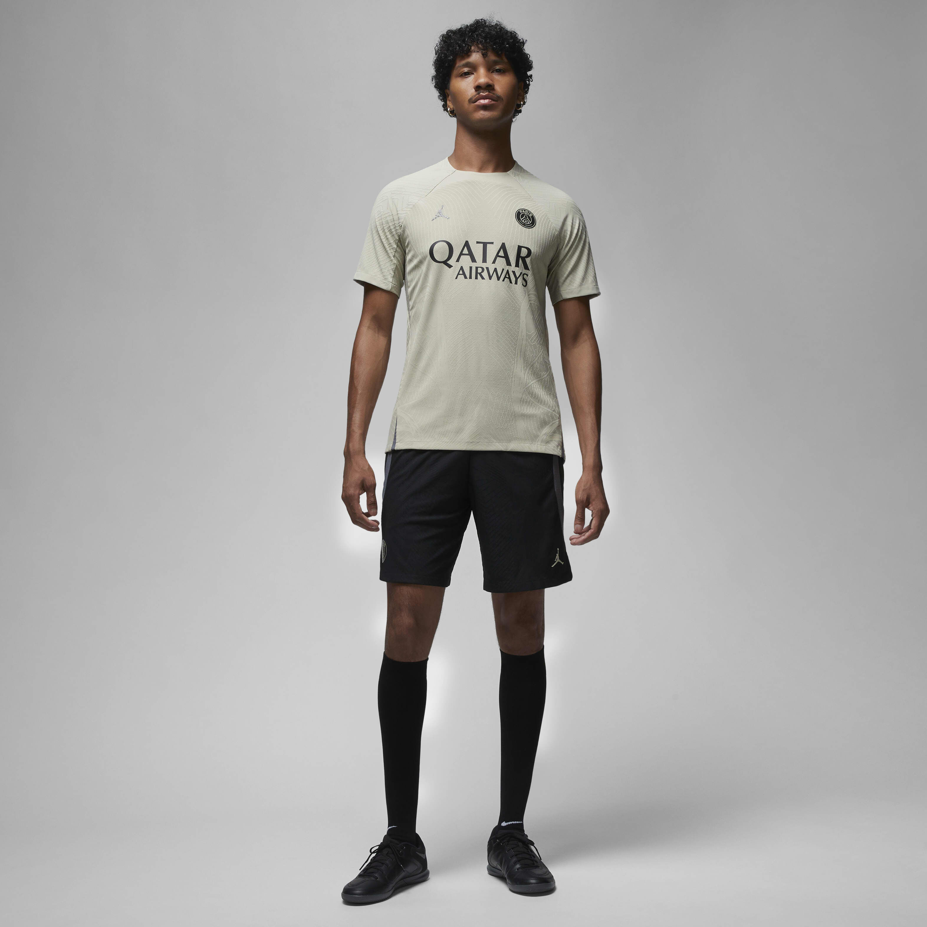 Paris Saint-Germain Strike Elite Third image number 8