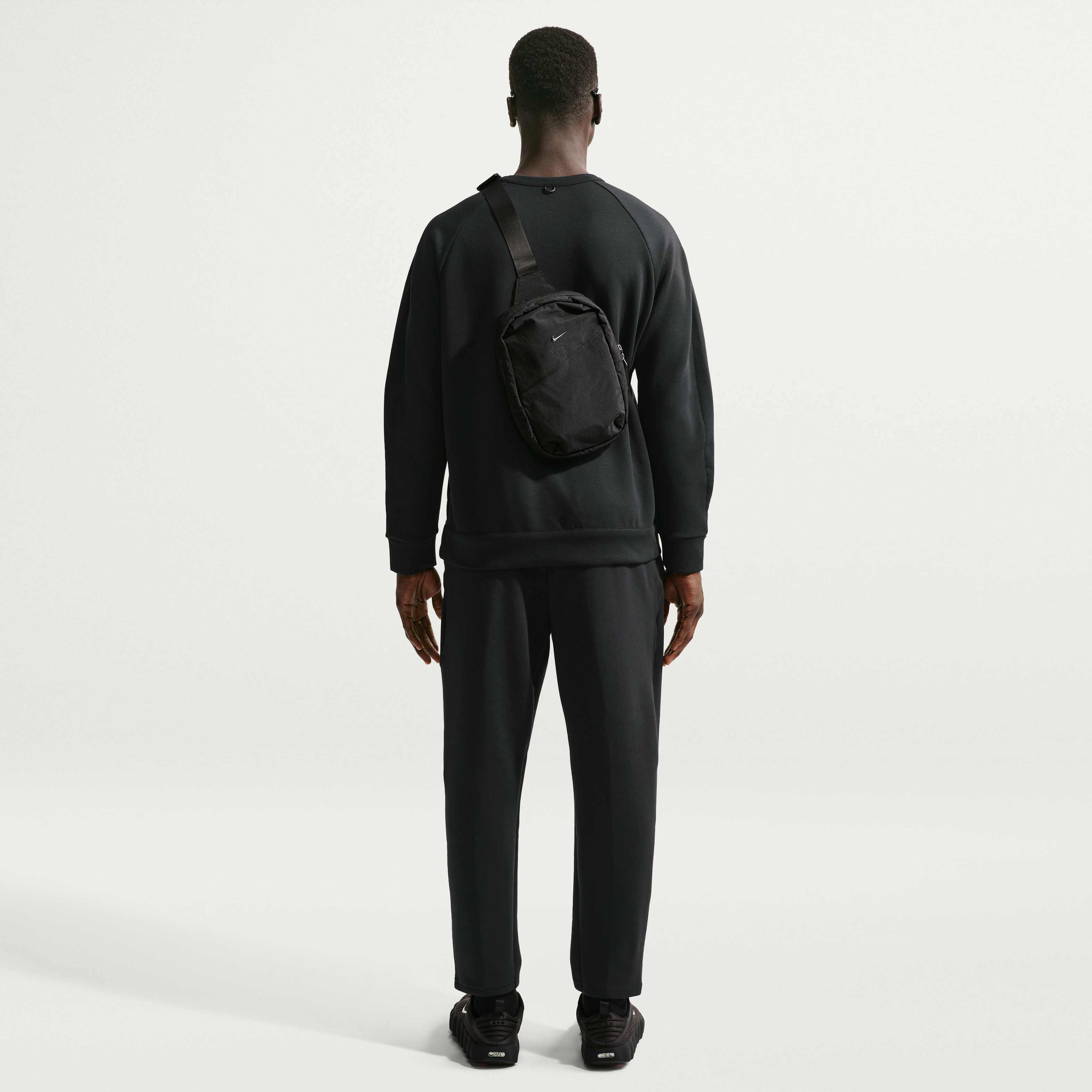 نايكي 24.7 امبوسبلي سوفت image number 4