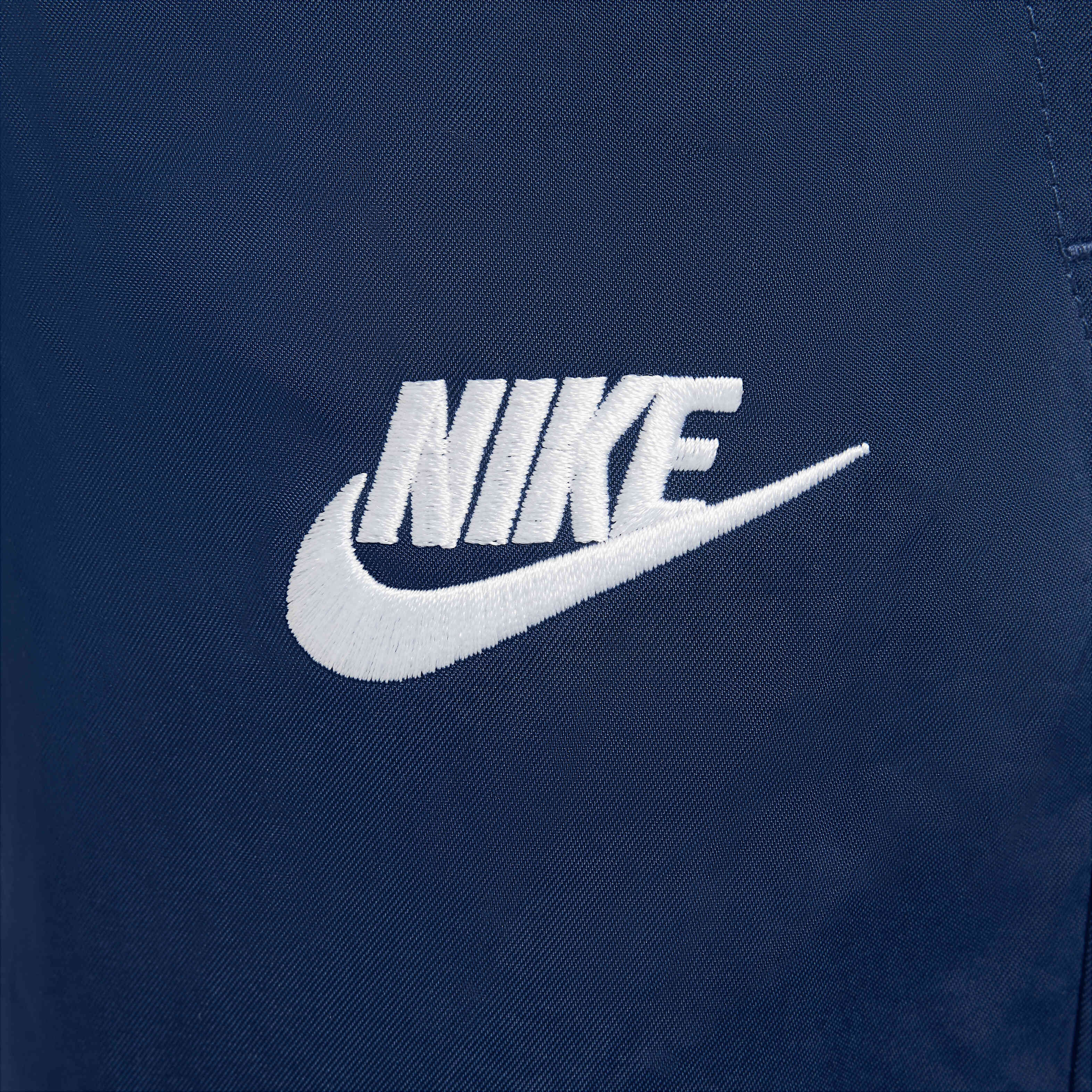 Nike Sportswear Club image number 4