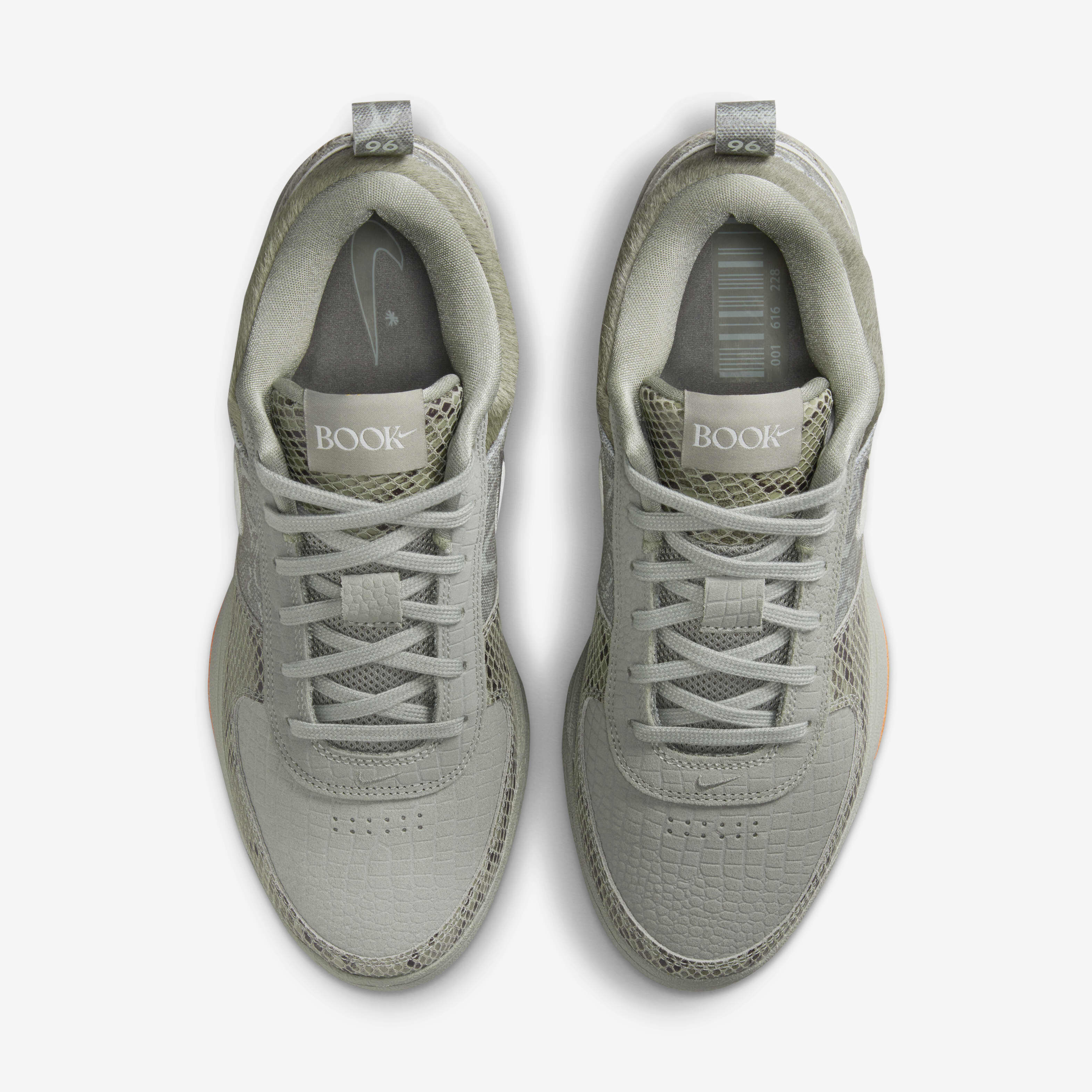 Book 1 'Hike' image number 3