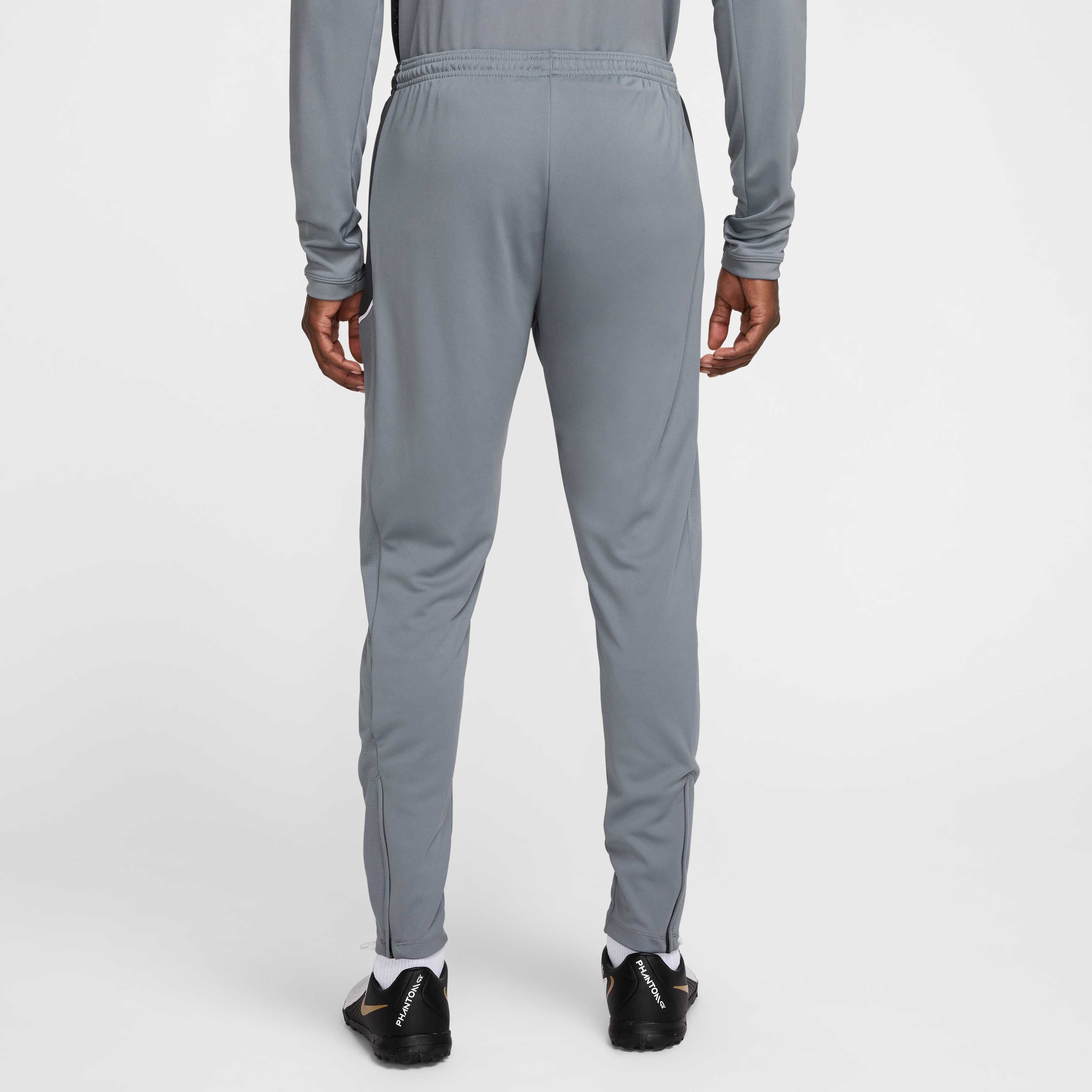 نايكي أكاديمي image number 1