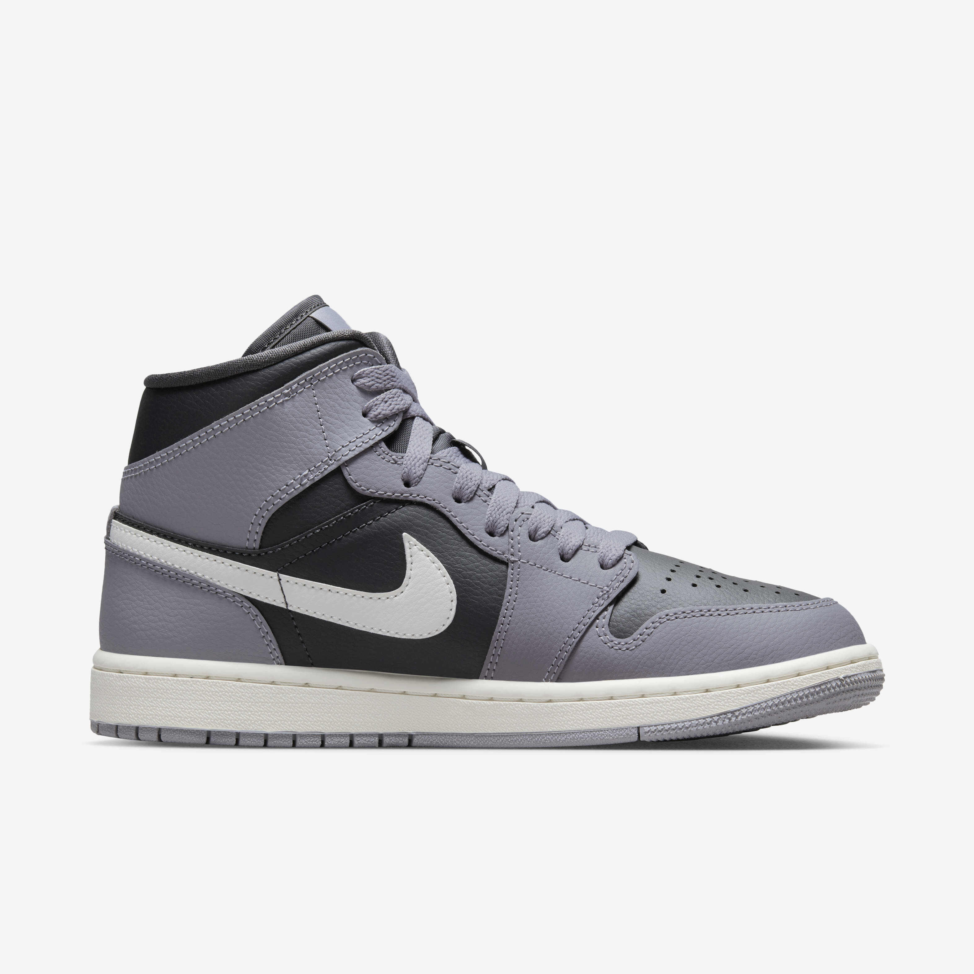 Air Jordan 1 Mid image number 2