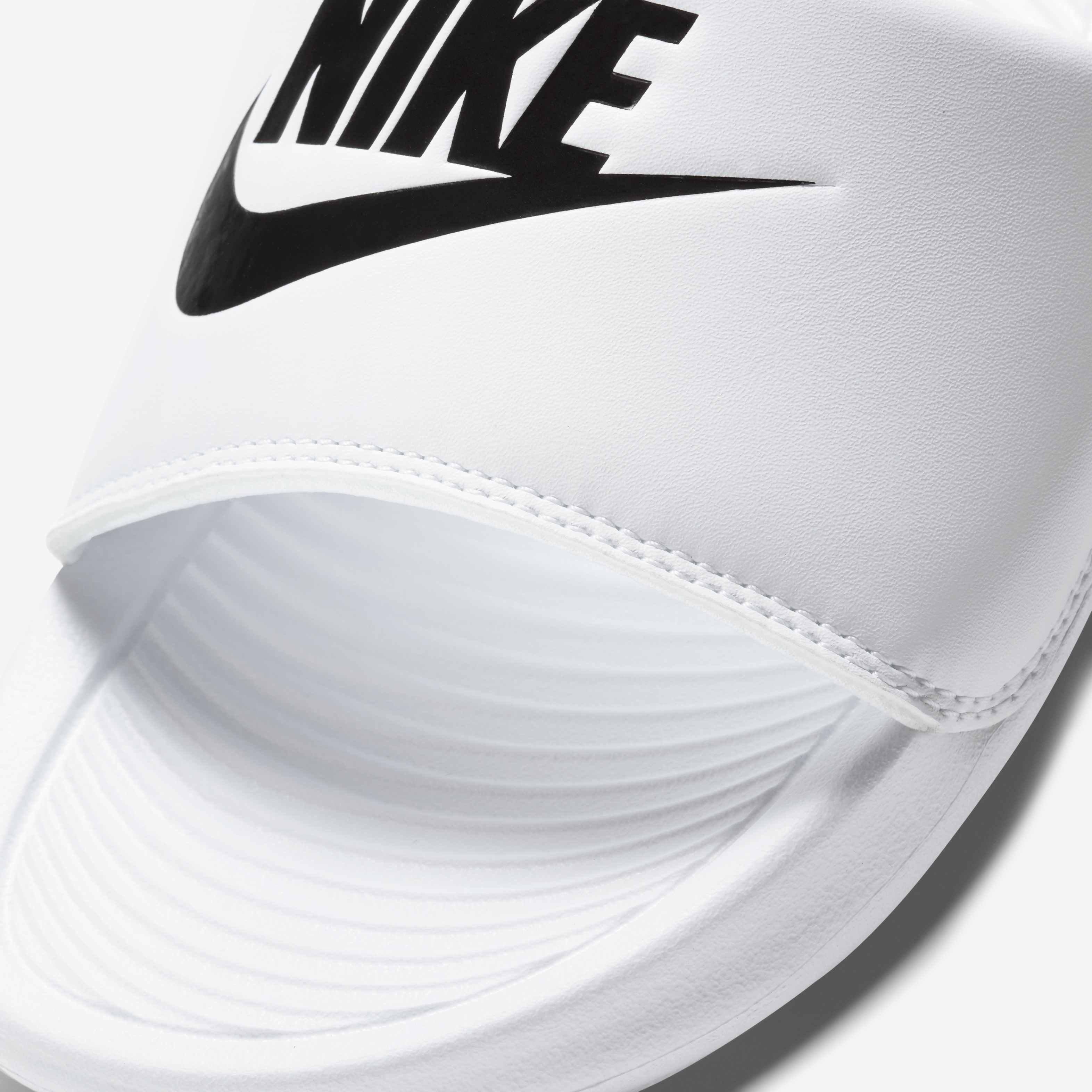 Nike Victori One image number 5