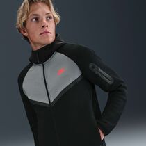 Nike Tech