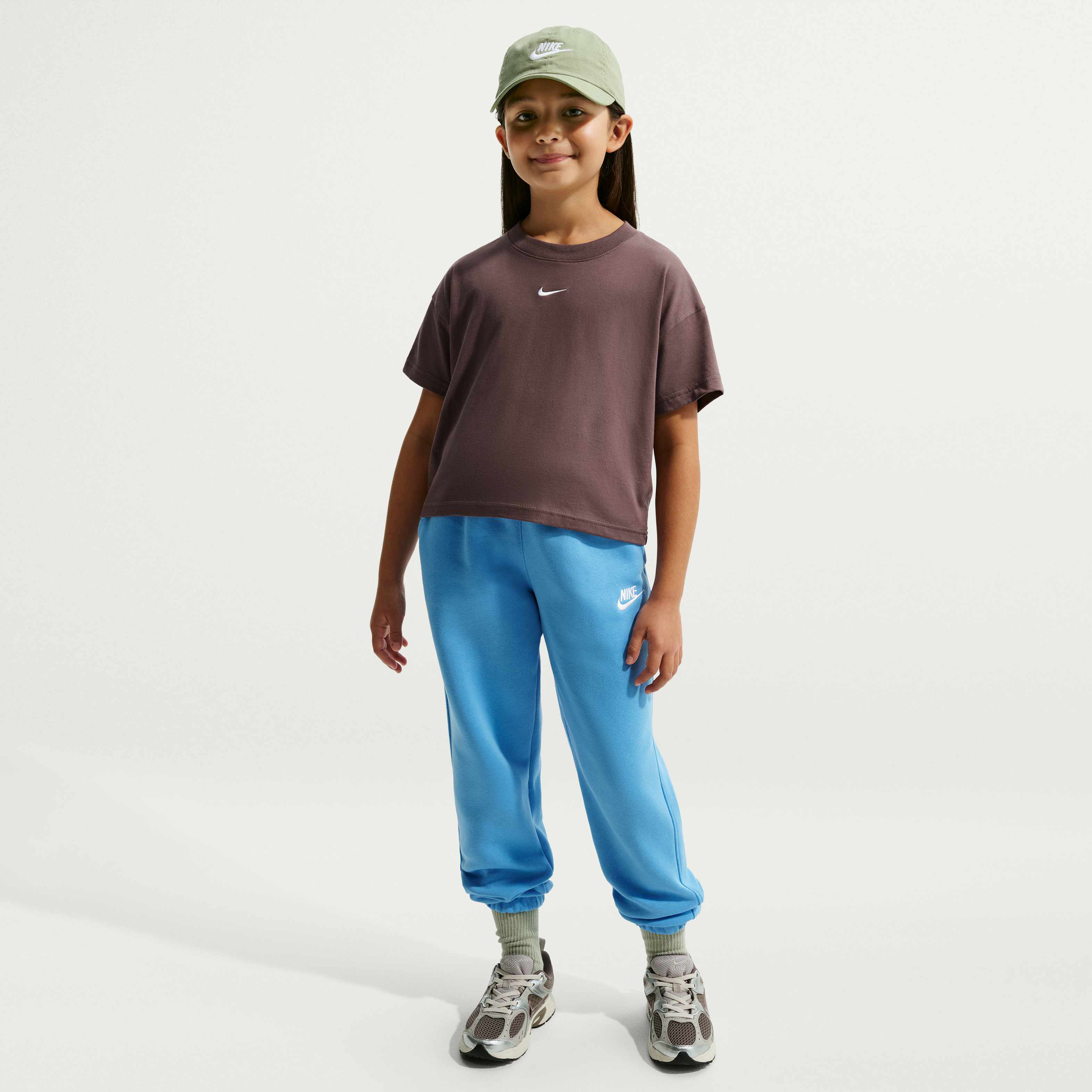 Nike Sportswear Essential image number 3