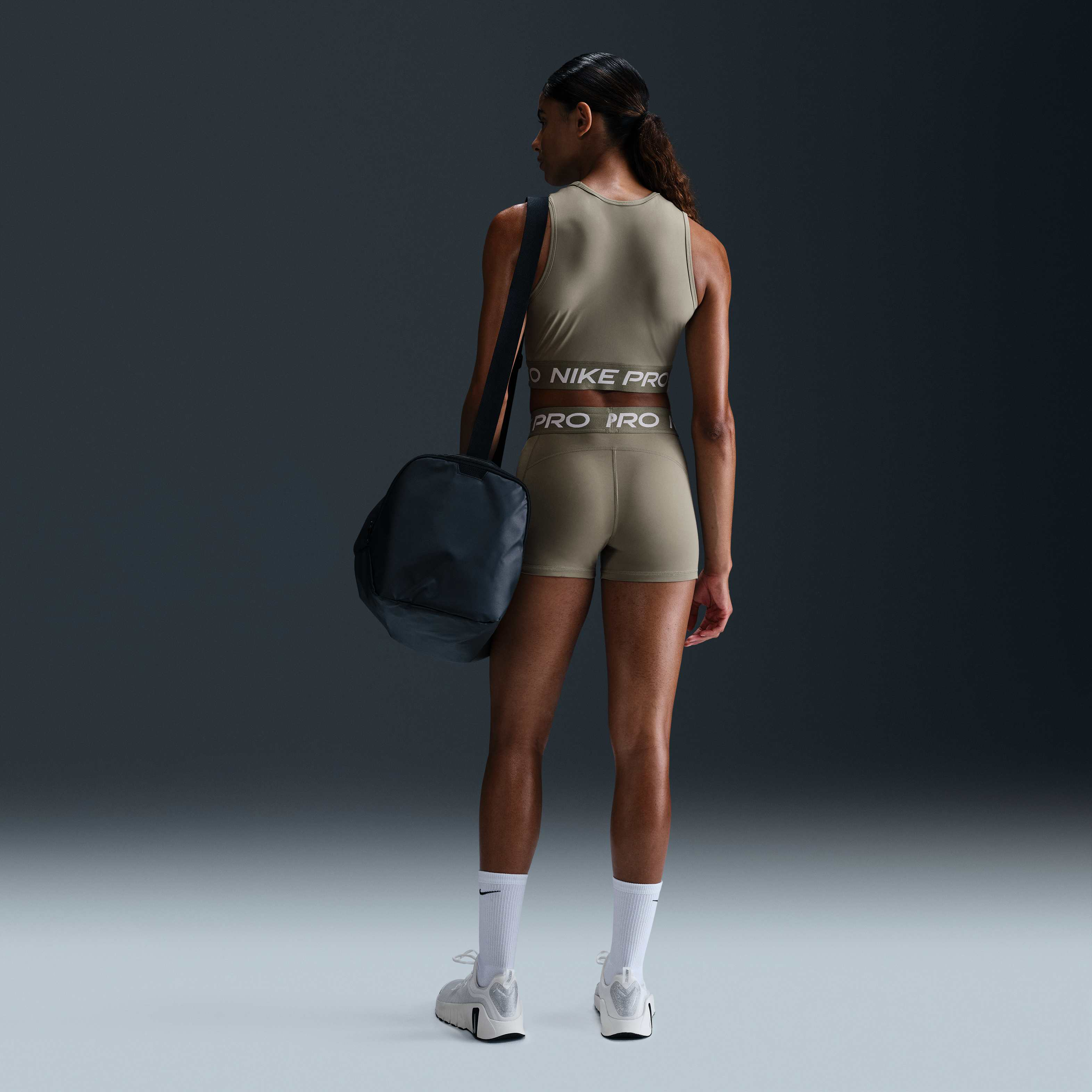 Nike Pro image number 4