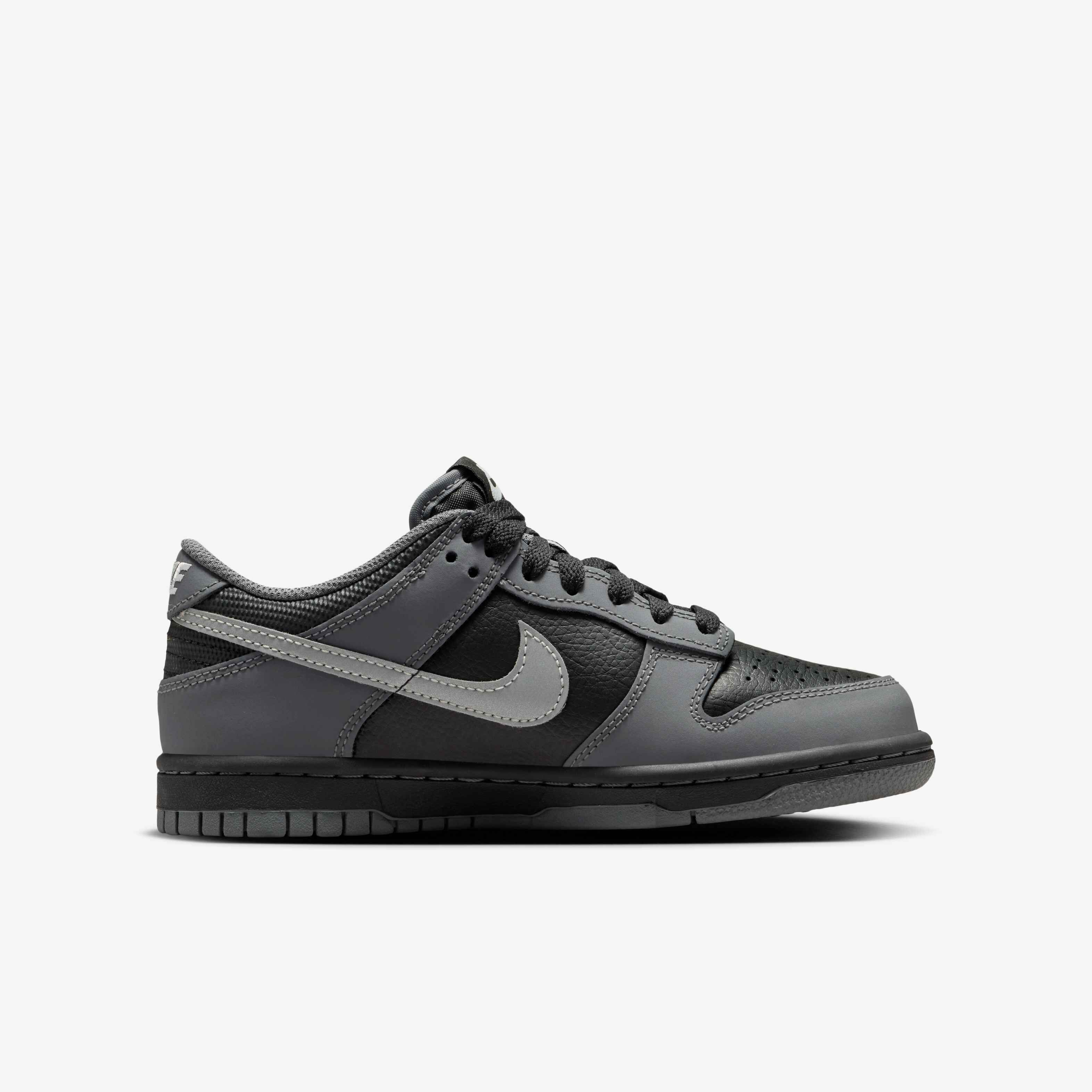 Nike Dunk Low image number 2