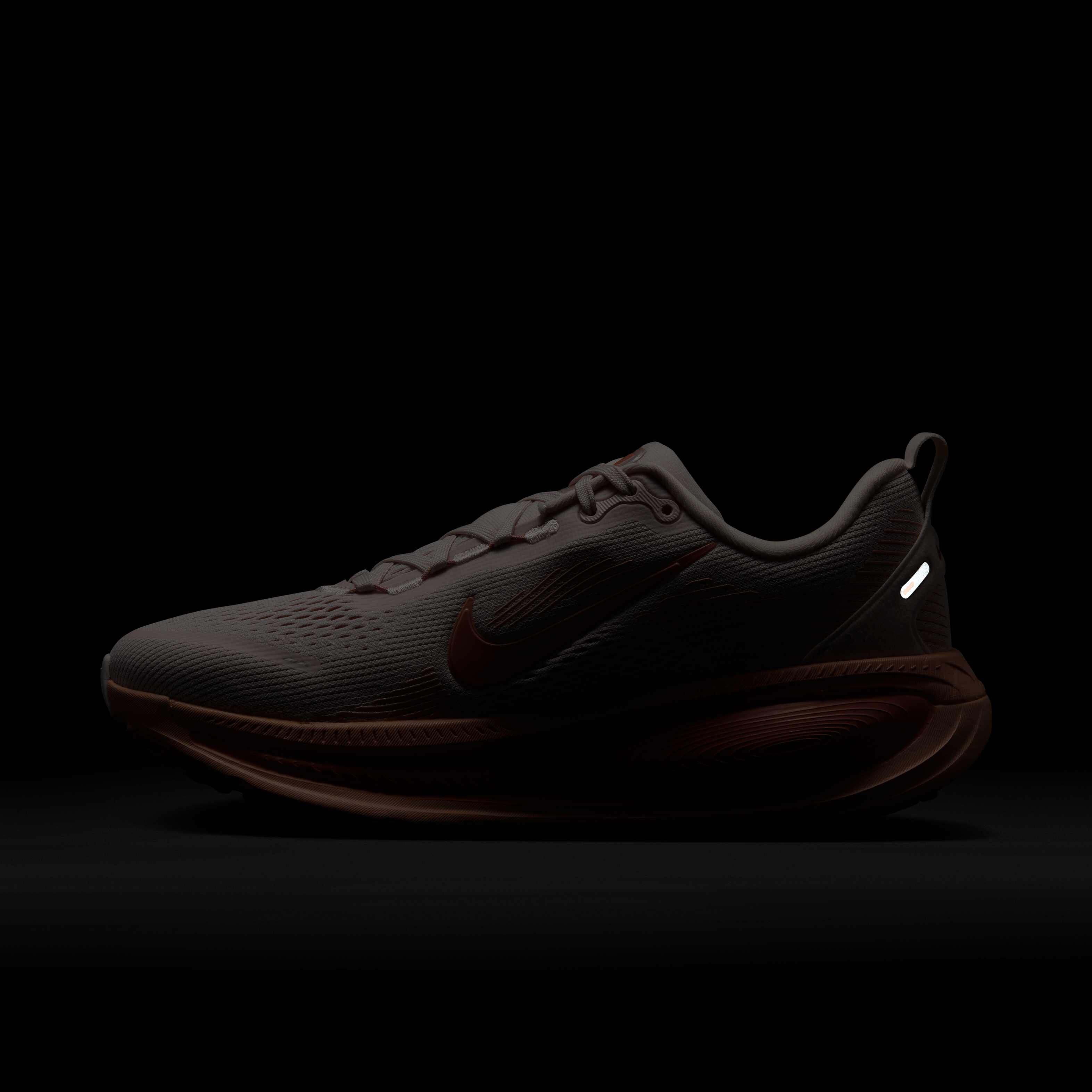 Nike Vomero 18 image number 10