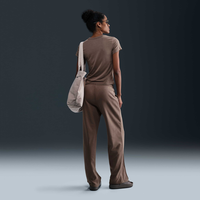 نايكي سبورتسوير تشيل نت image number 4 نايكي سبورتسوير تشيل نت image number 4