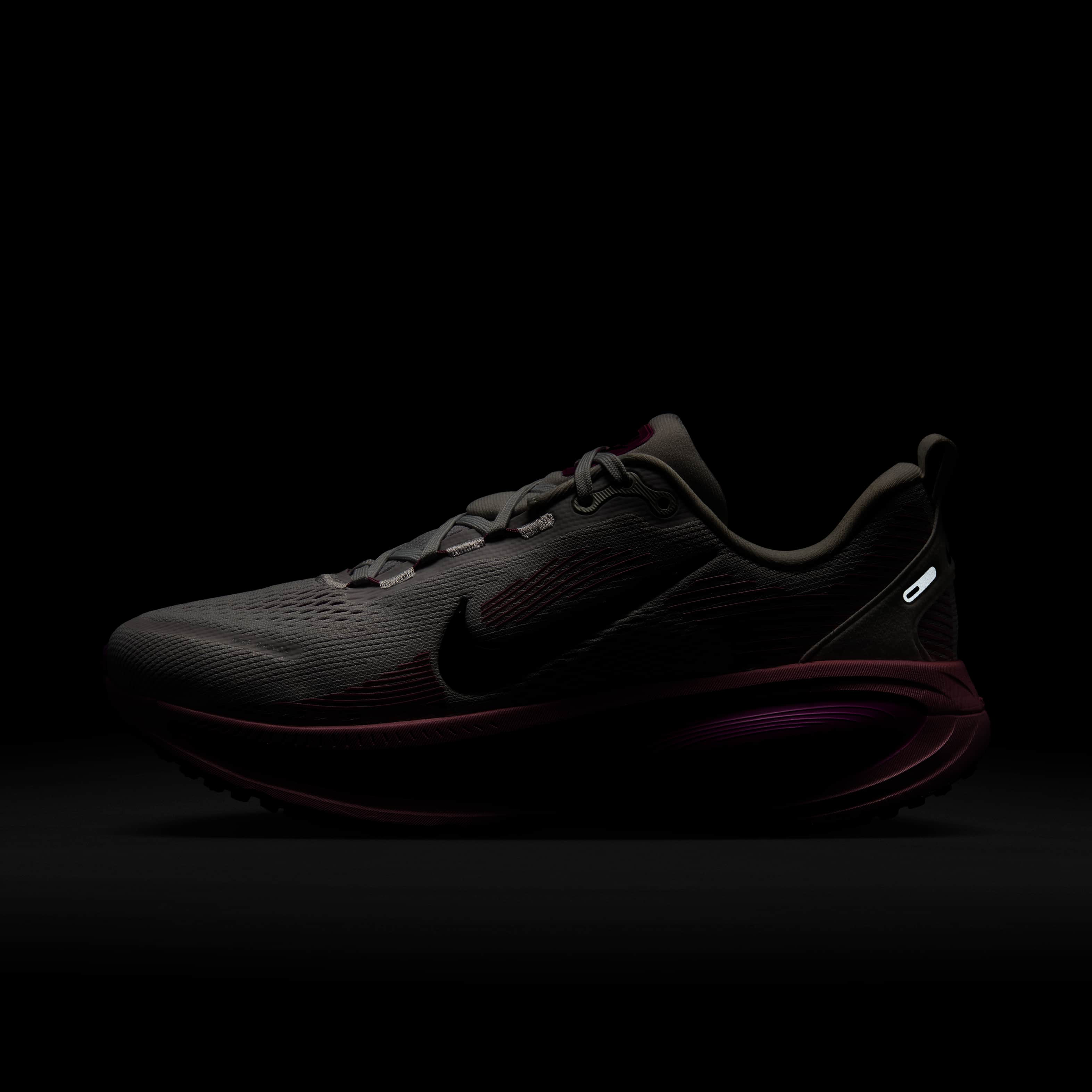 Nike Vomero 18 image number 9