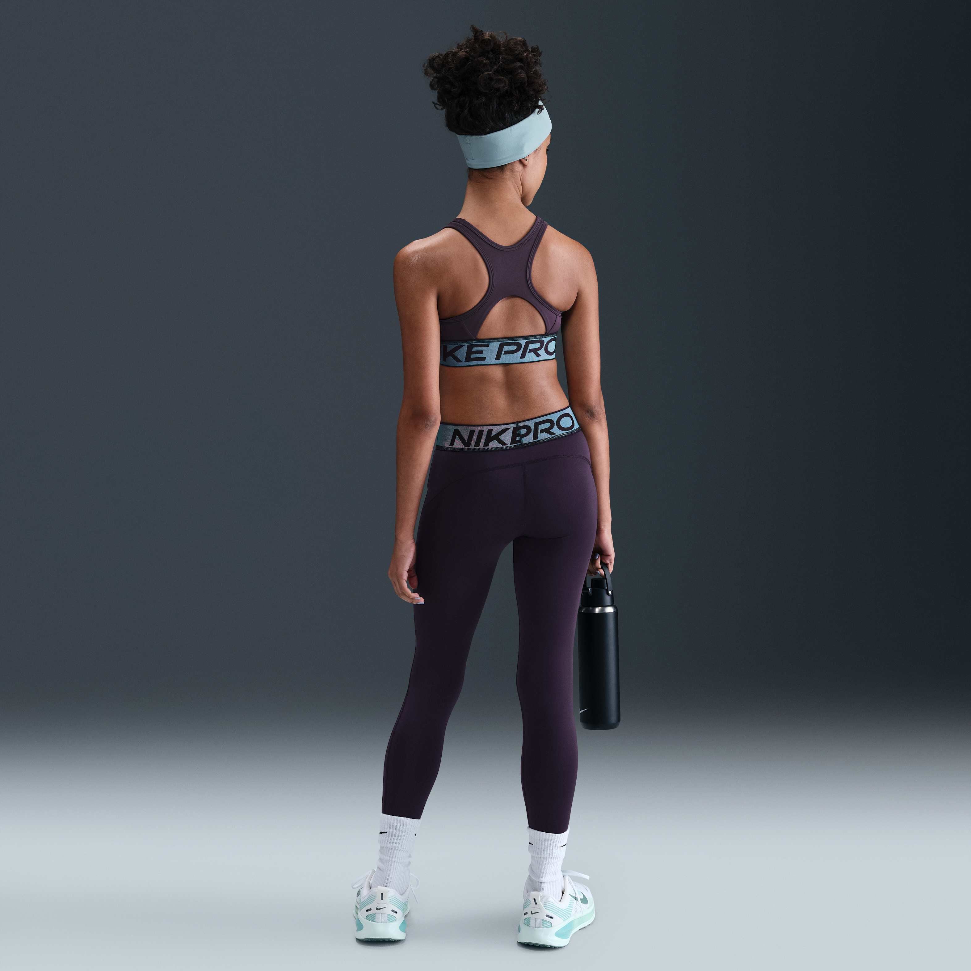 نايكي برو سووش image number 4