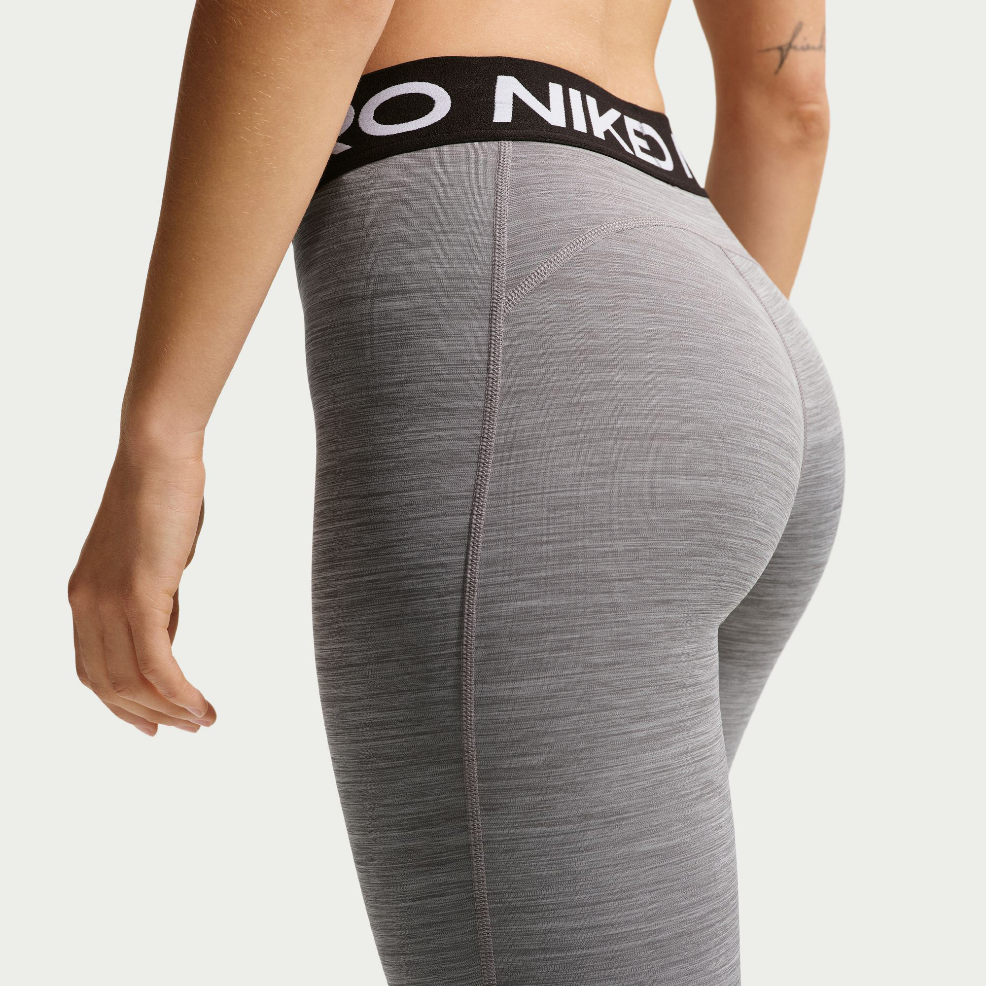 Nike Pro image number 3