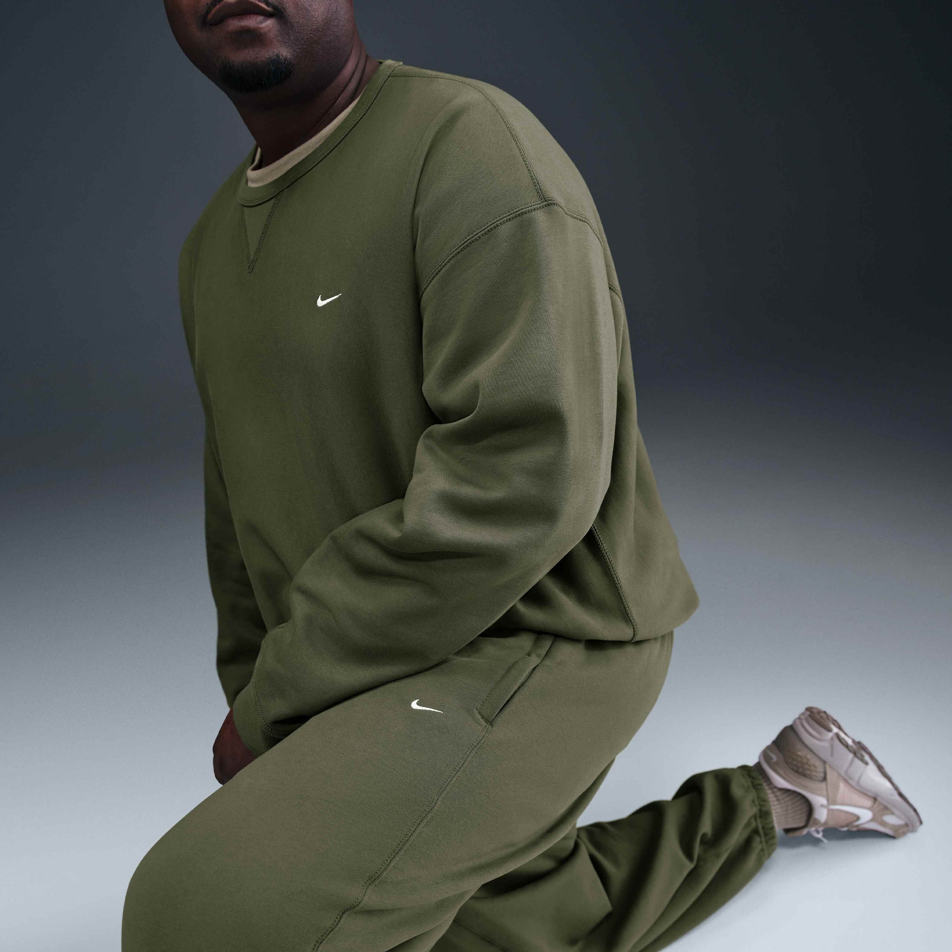 نايكي سولو سووش image number 9