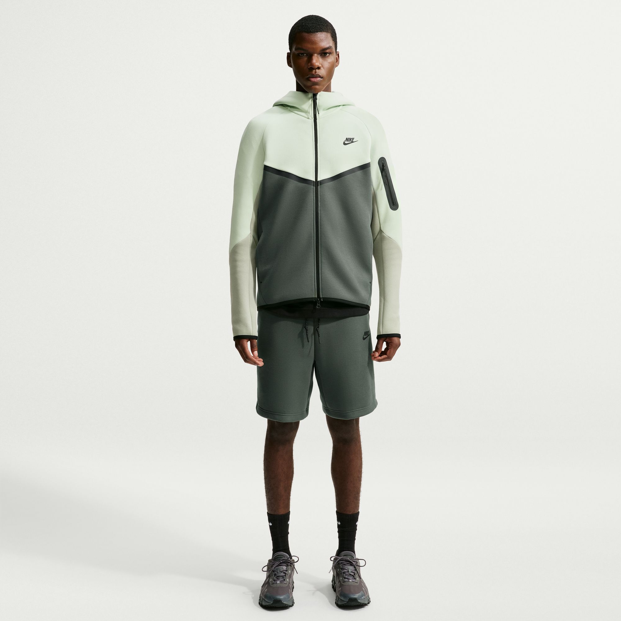Nike Tech image number 0