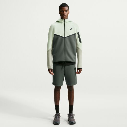 Nike Tech