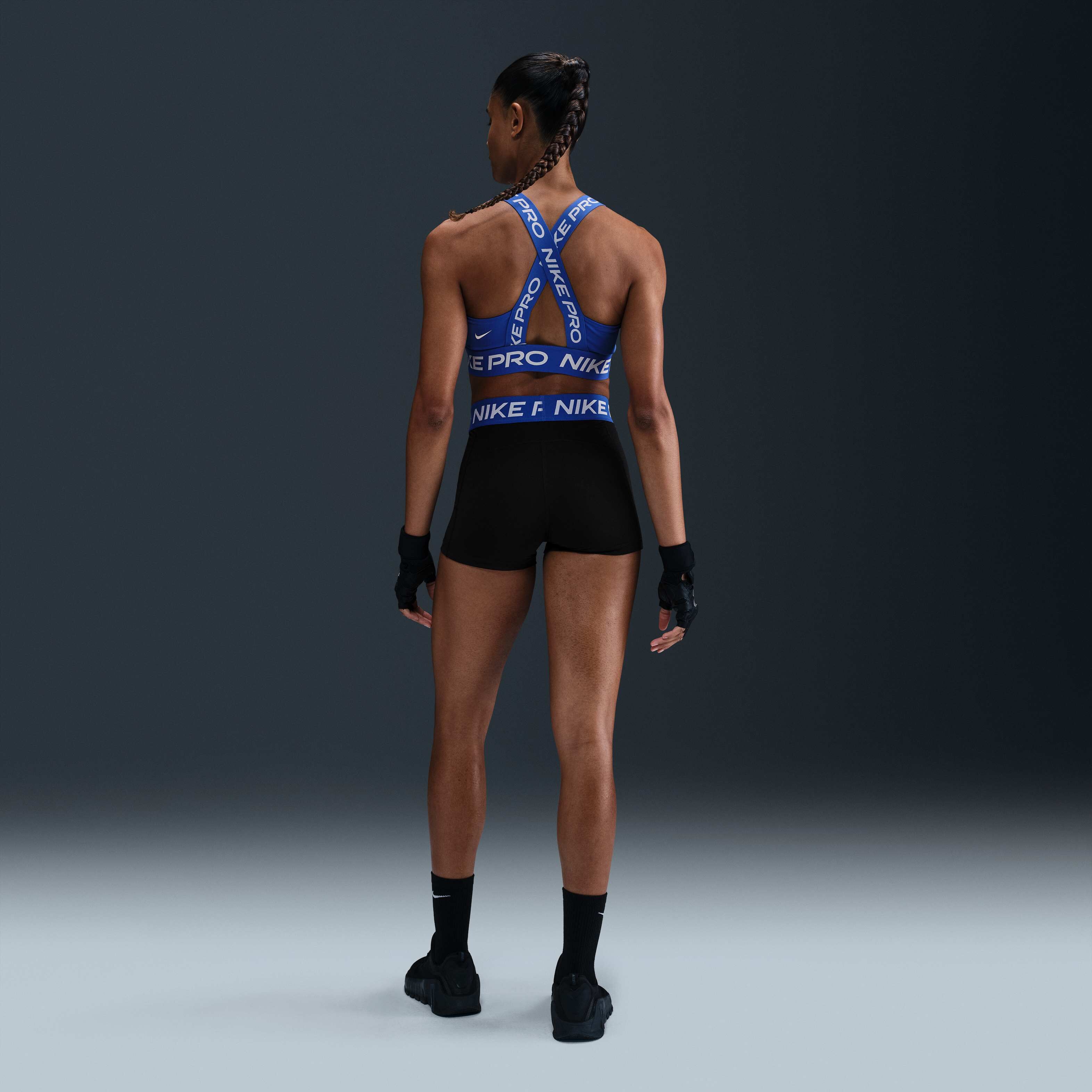 Nike Pro image number 4