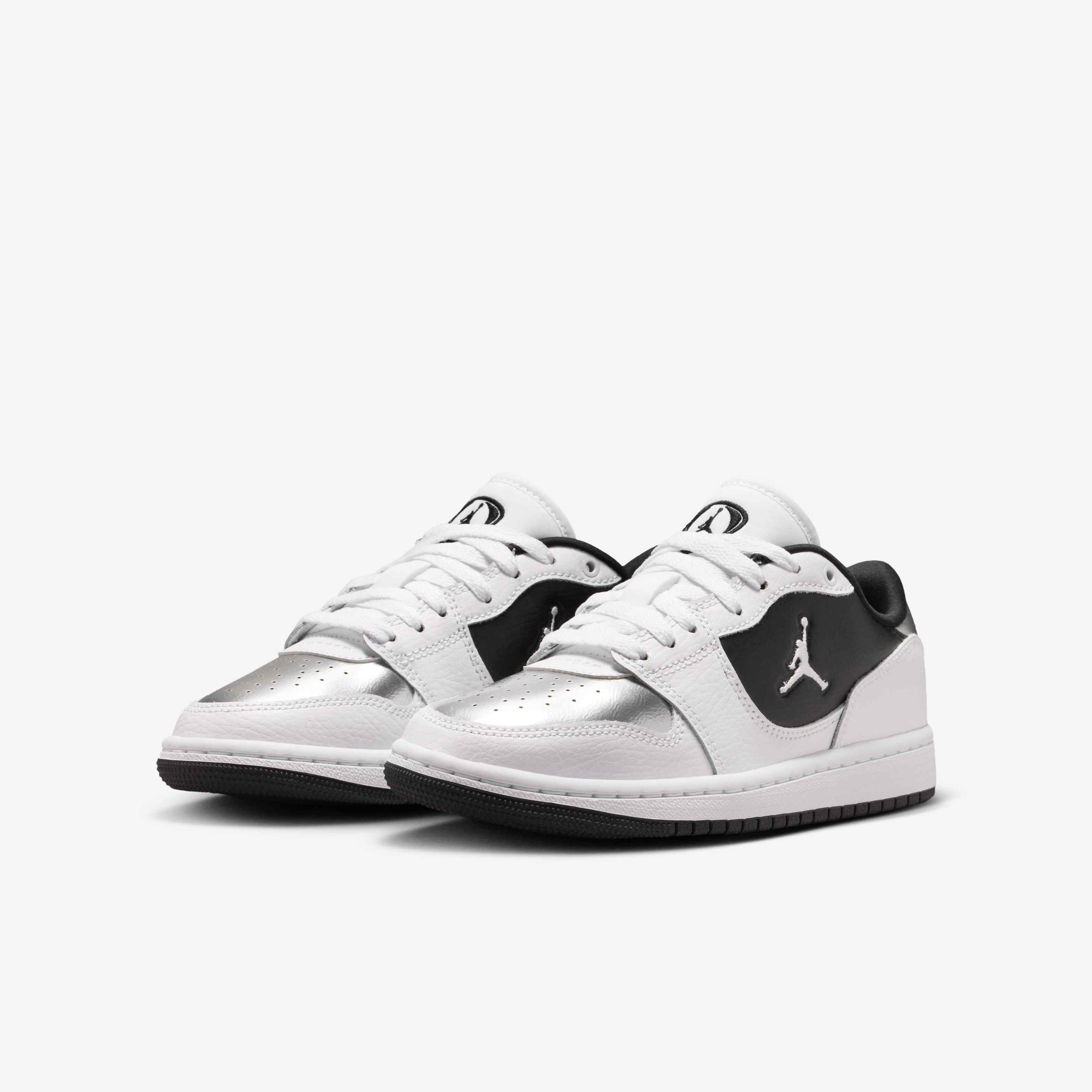 Buy Jordan Court Connect Low Older Kids' Shoes - White/White/Metallic ...