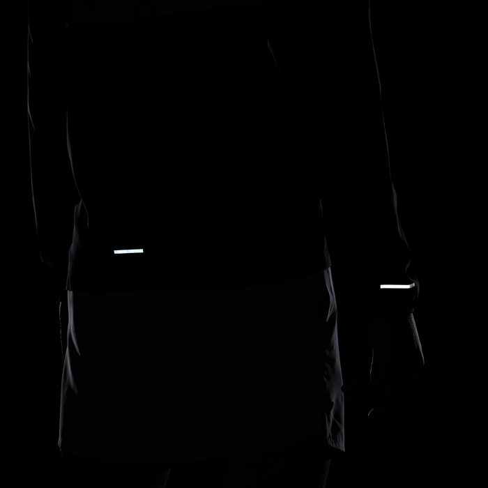 نايكي ايمبوسبلي لايت ويندرانر image number 7 نايكي ايمبوسبلي لايت ويندرانر image number 7