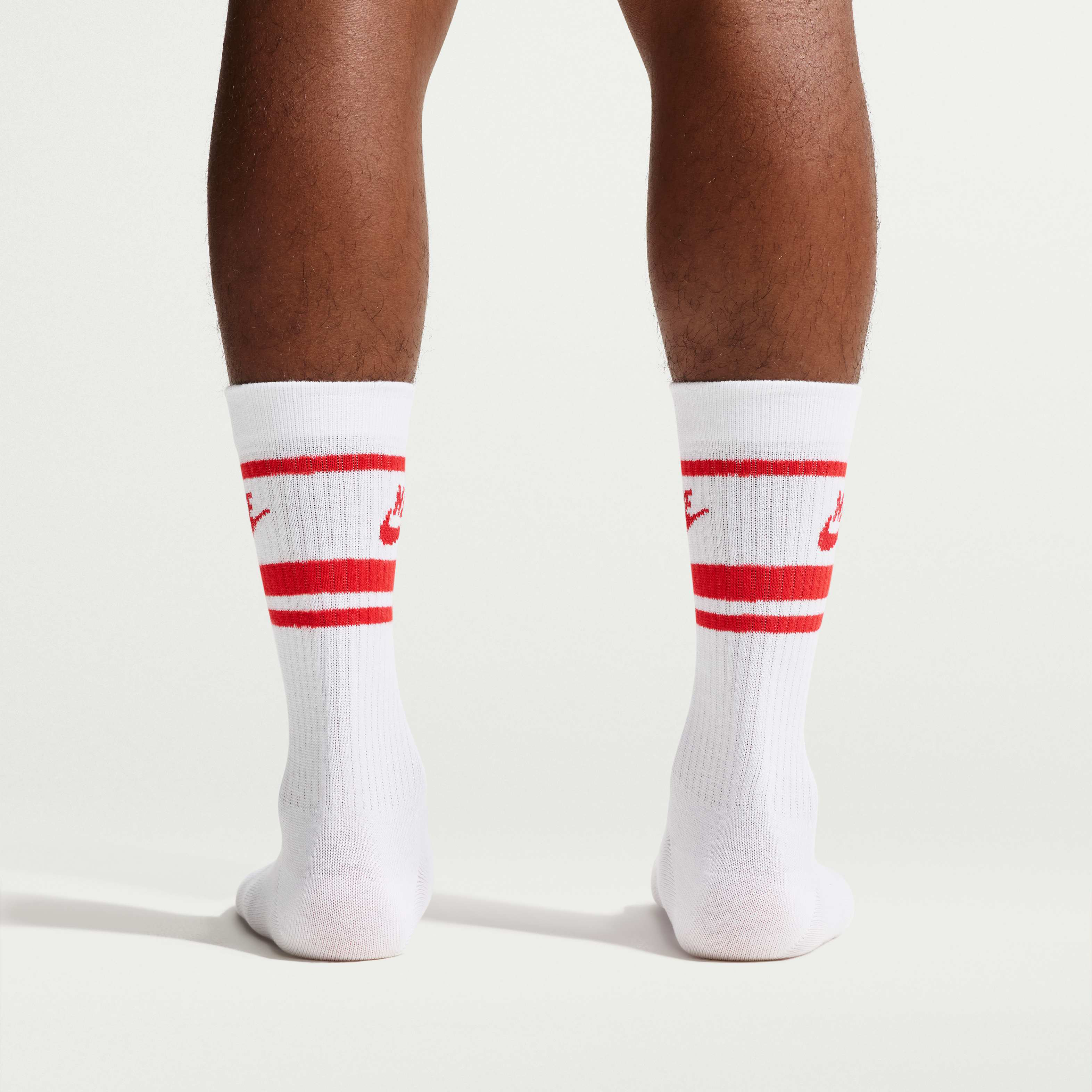 Nike Sportswear Dri-FIT Everyday Essential image number 4