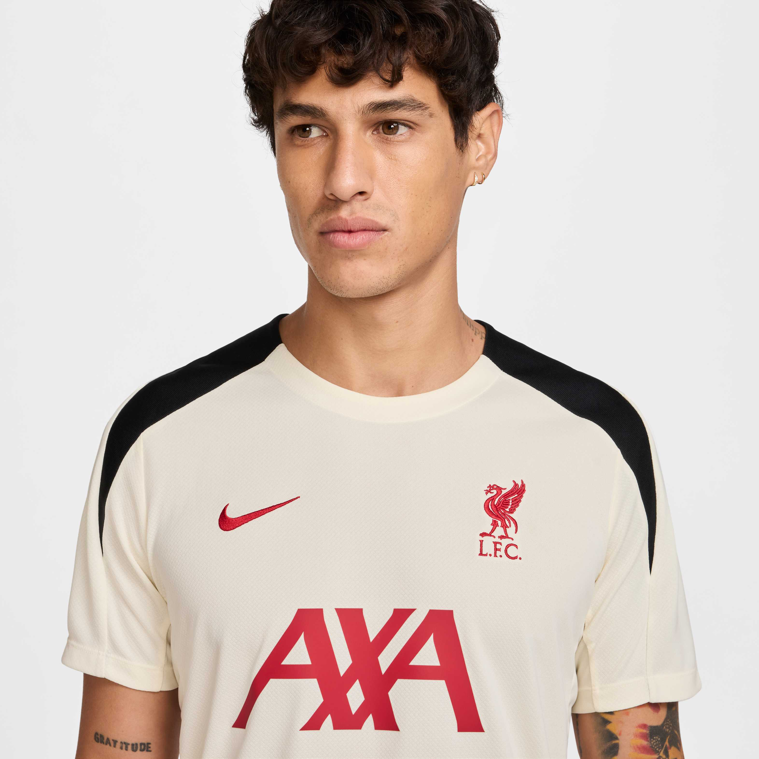 Liverpool F.C. Strike Special Edition image number 2